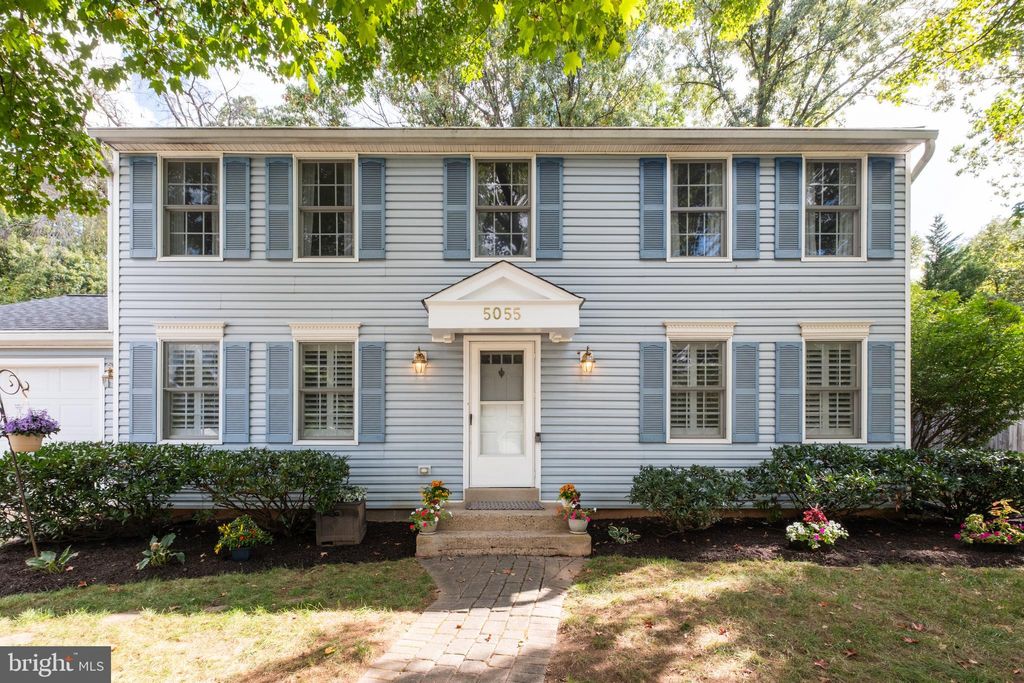 Photo of 5055 Kenerson Drive, FAIRFAX, VA 22032 (MLS # VAFX2270300)