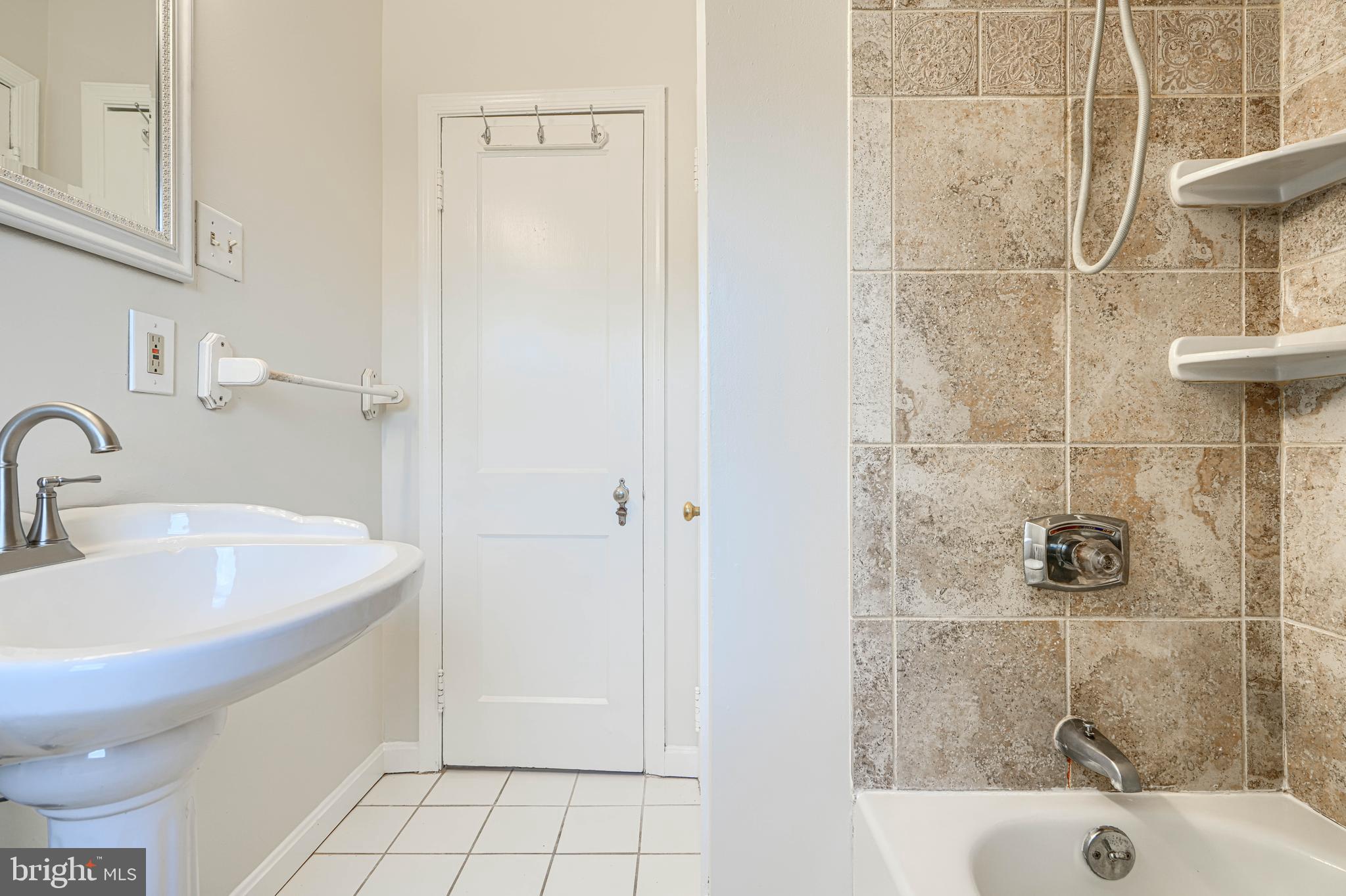 AIGBURTH - Residential