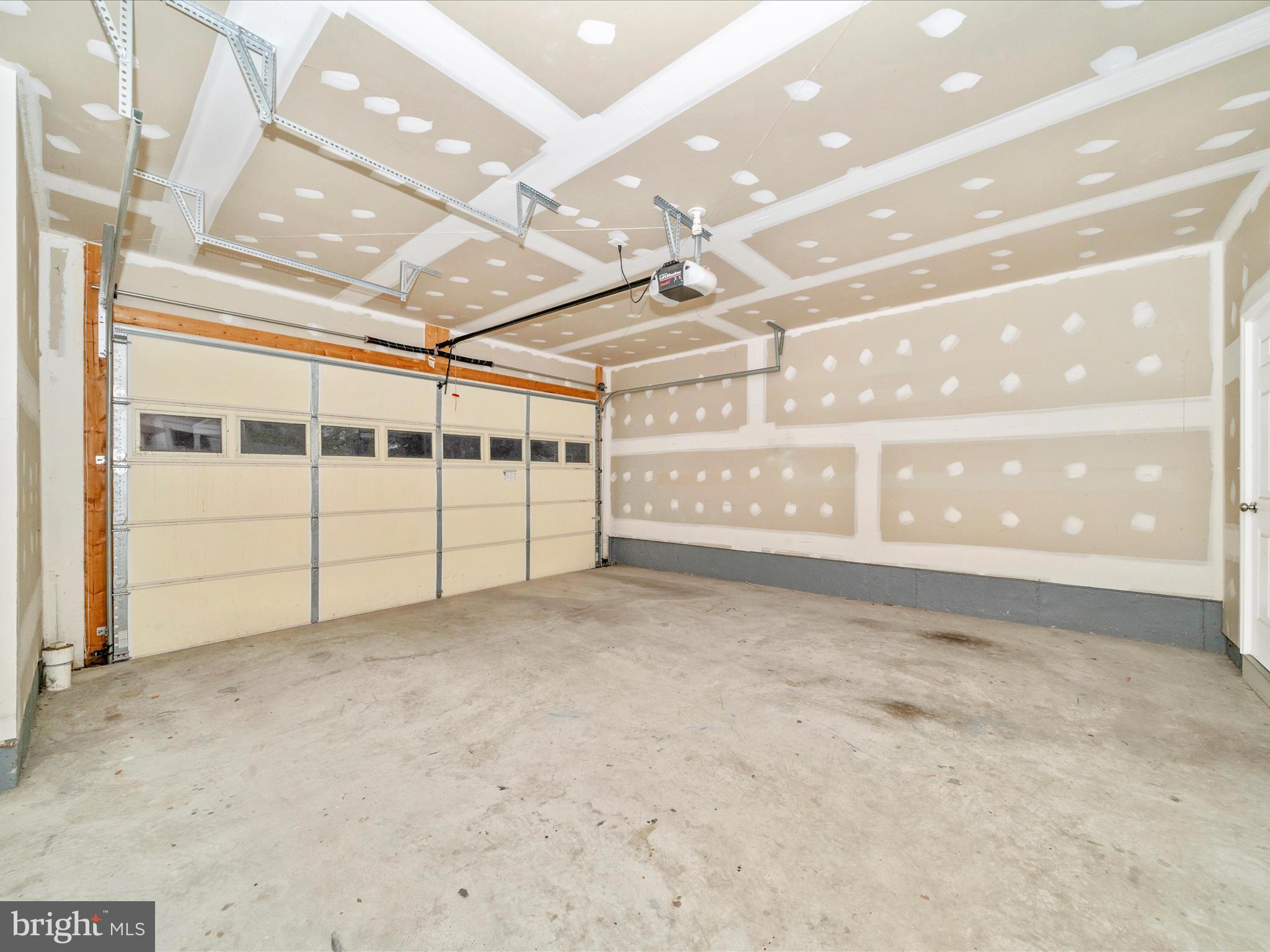 URBANA - Residential Lease