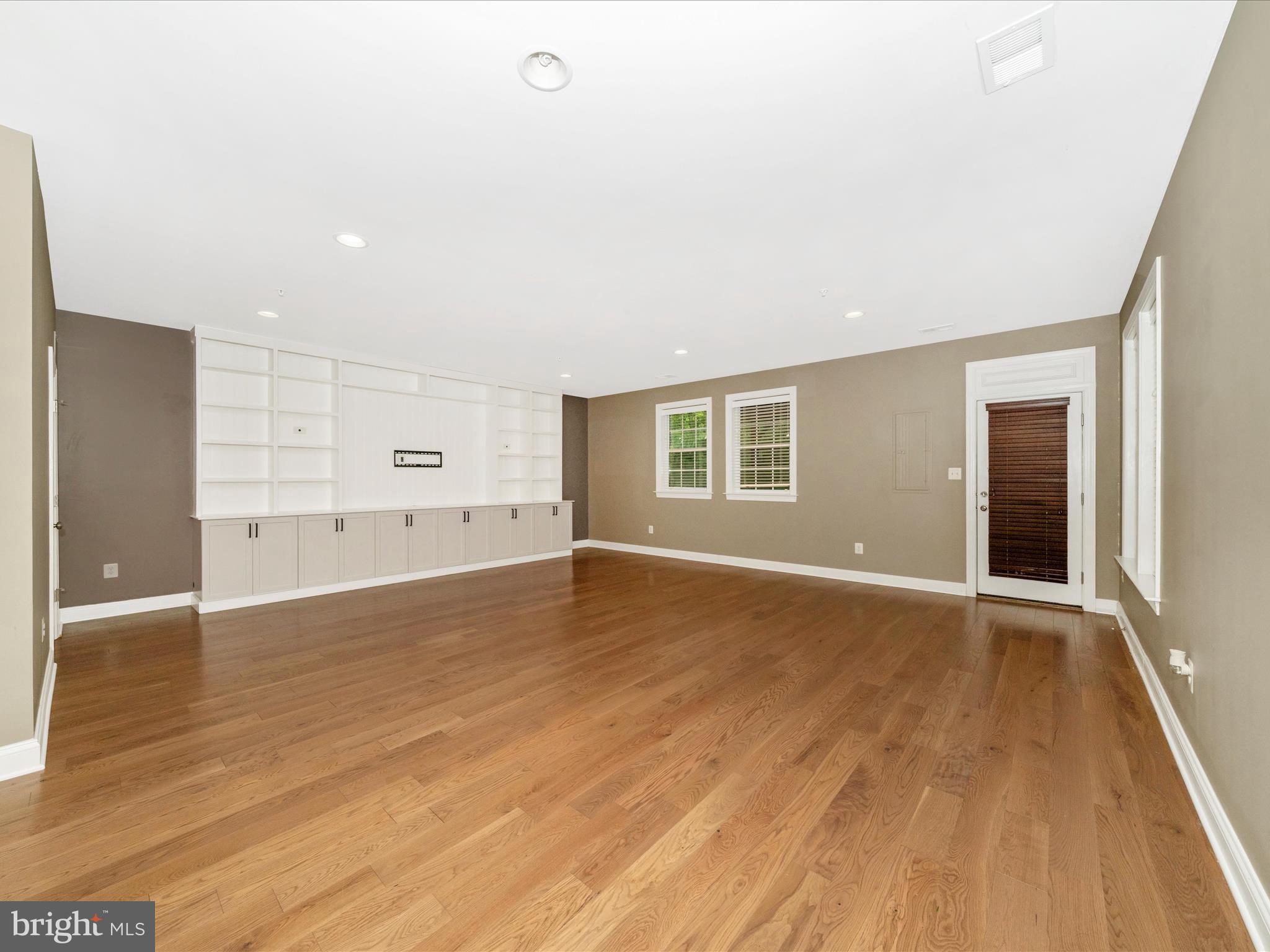 URBANA - Residential Lease