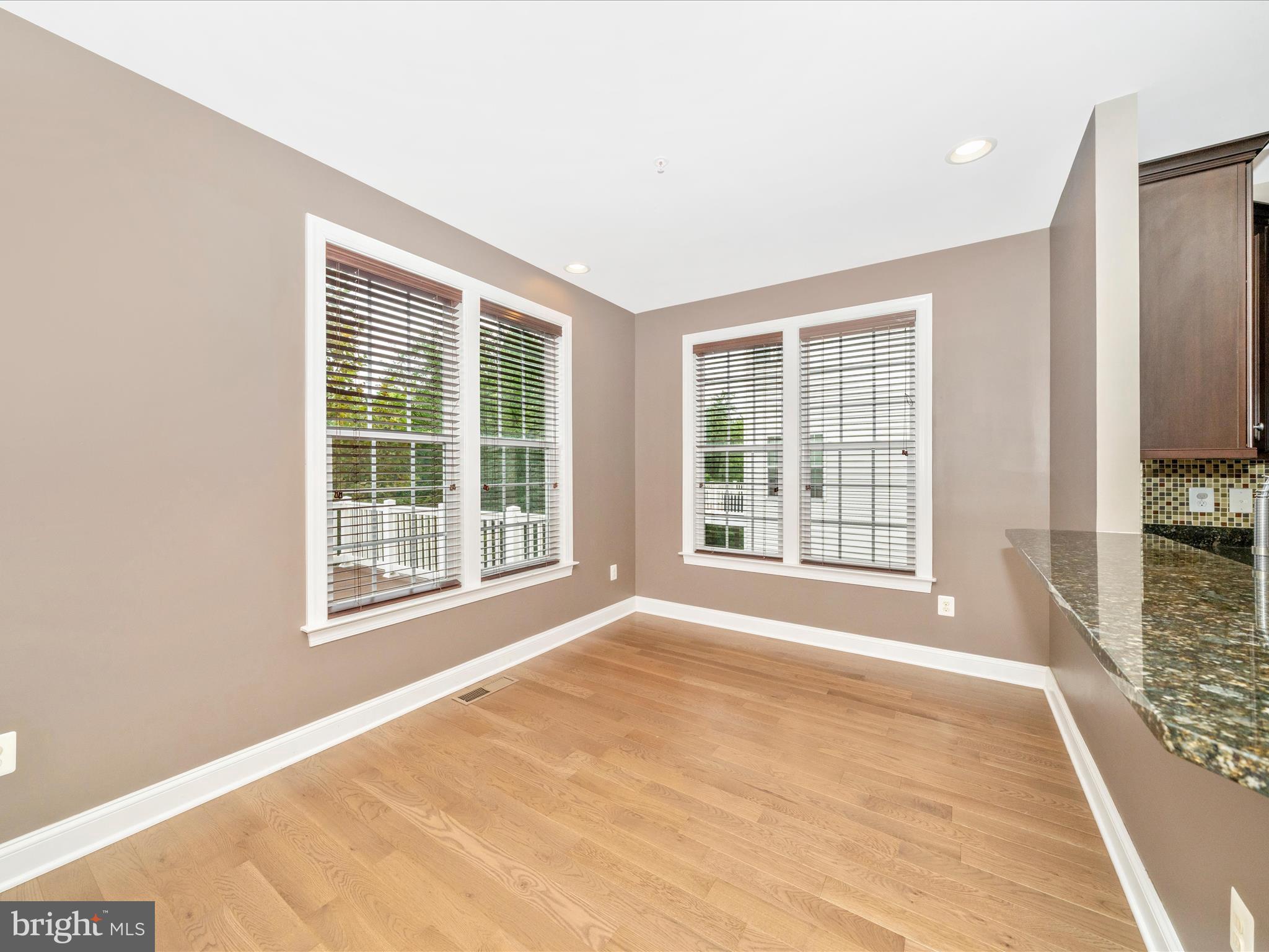 URBANA - Residential Lease