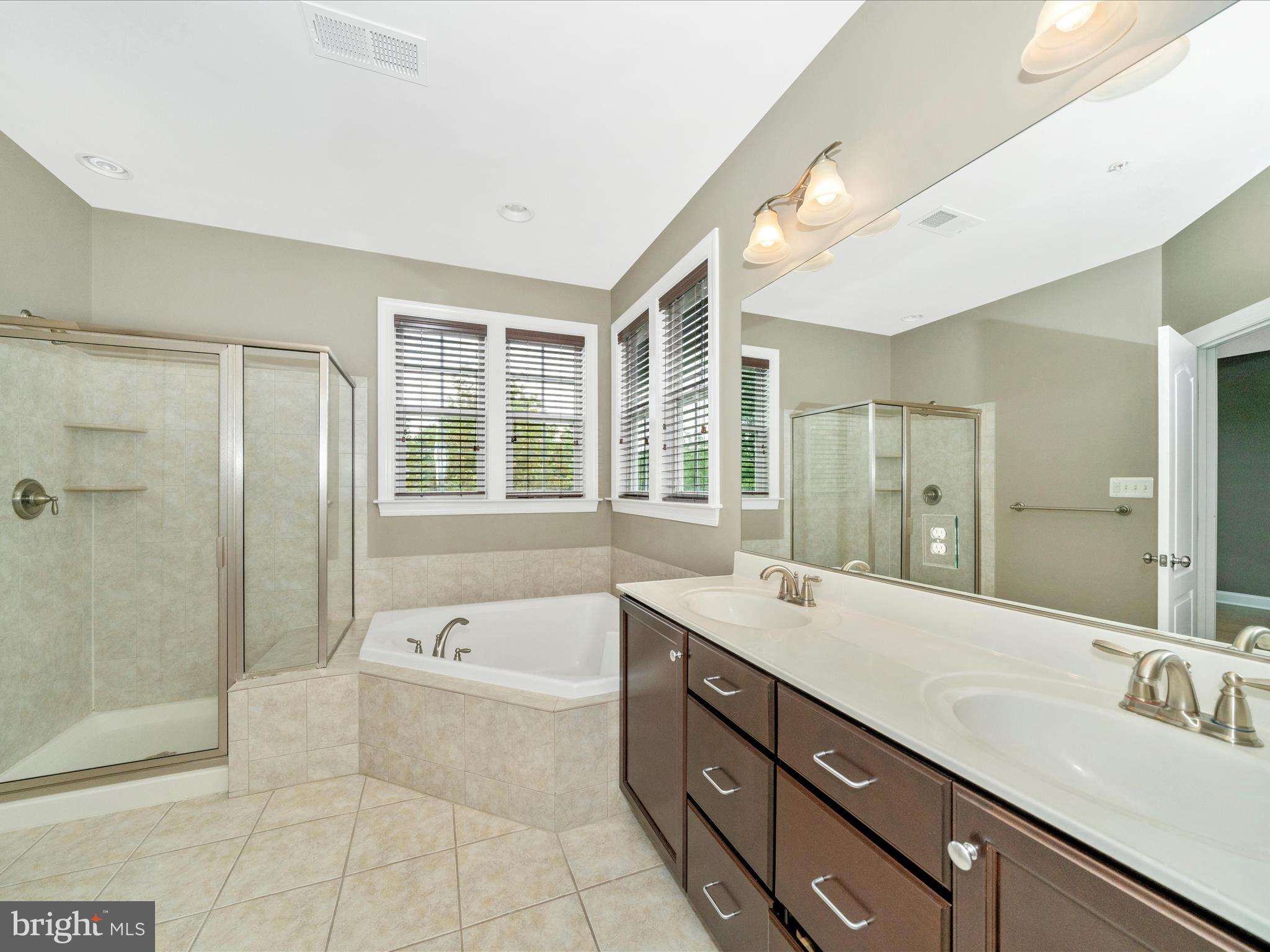 URBANA - Residential Lease