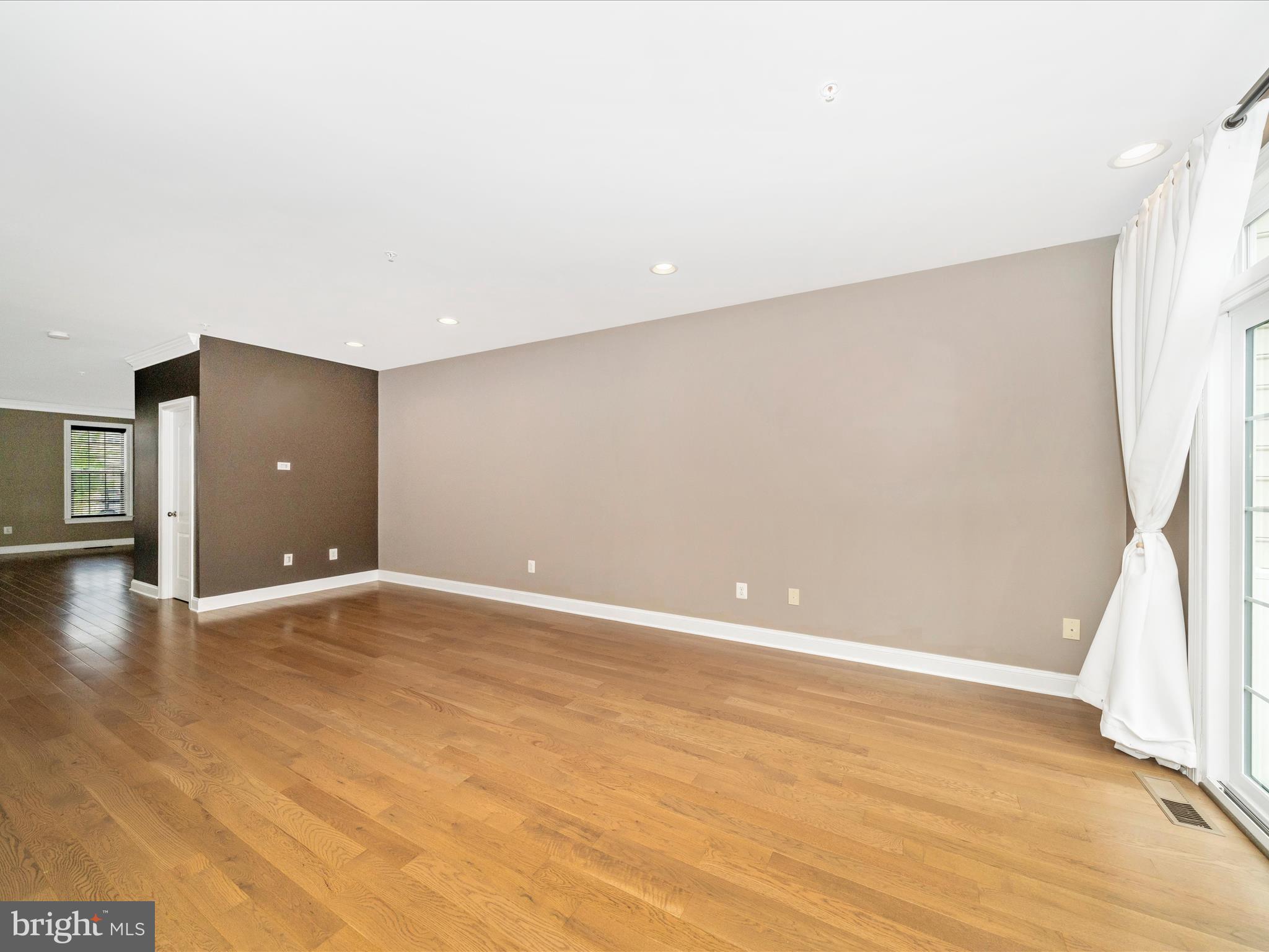 URBANA - Residential Lease