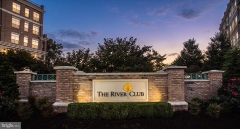 Photo of 810 Belmont Bay Drive #501, WOODBRIDGE, VA 22191 (MLS # VAPW2130502)