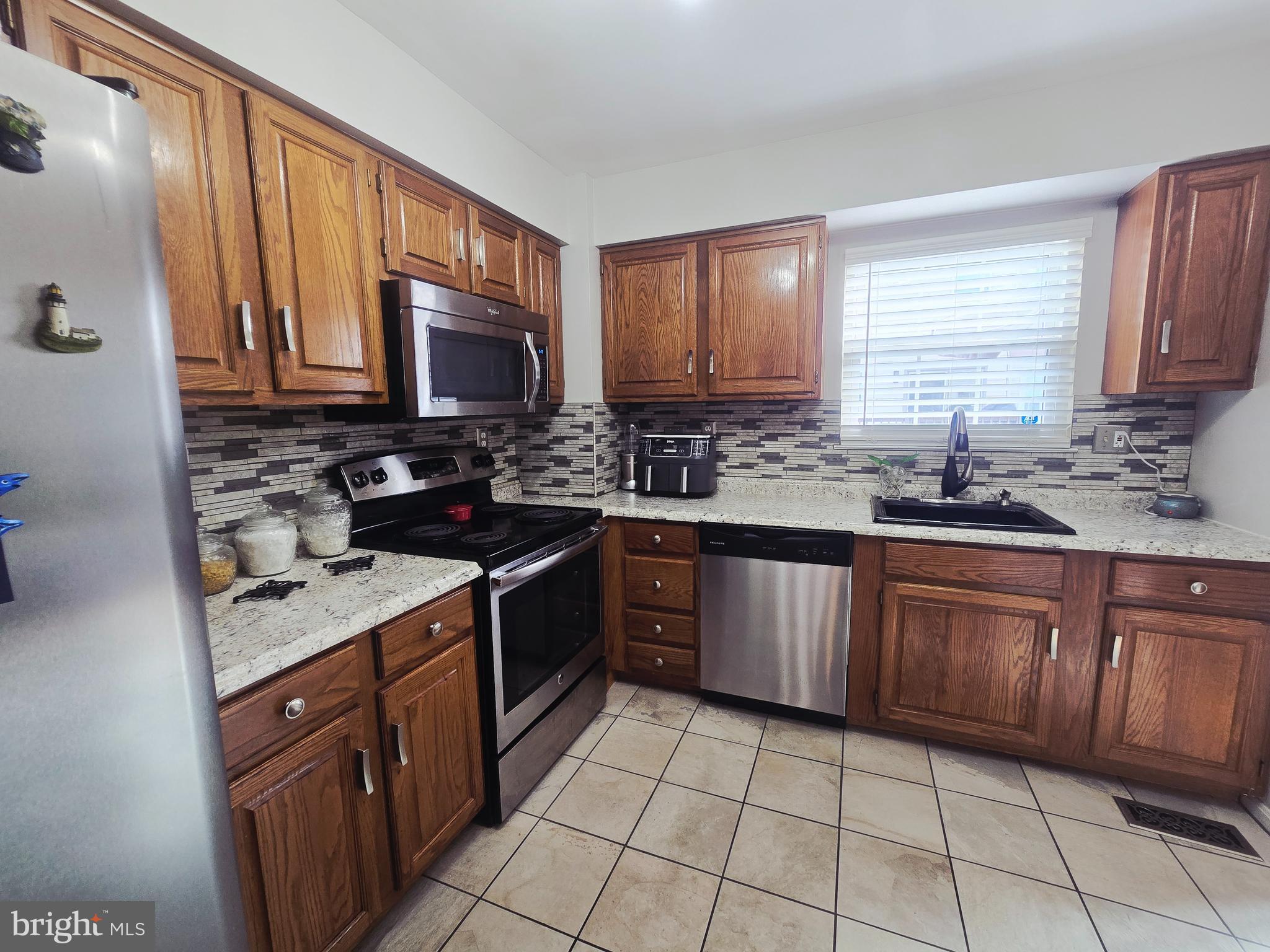14909 LONDON LANE
