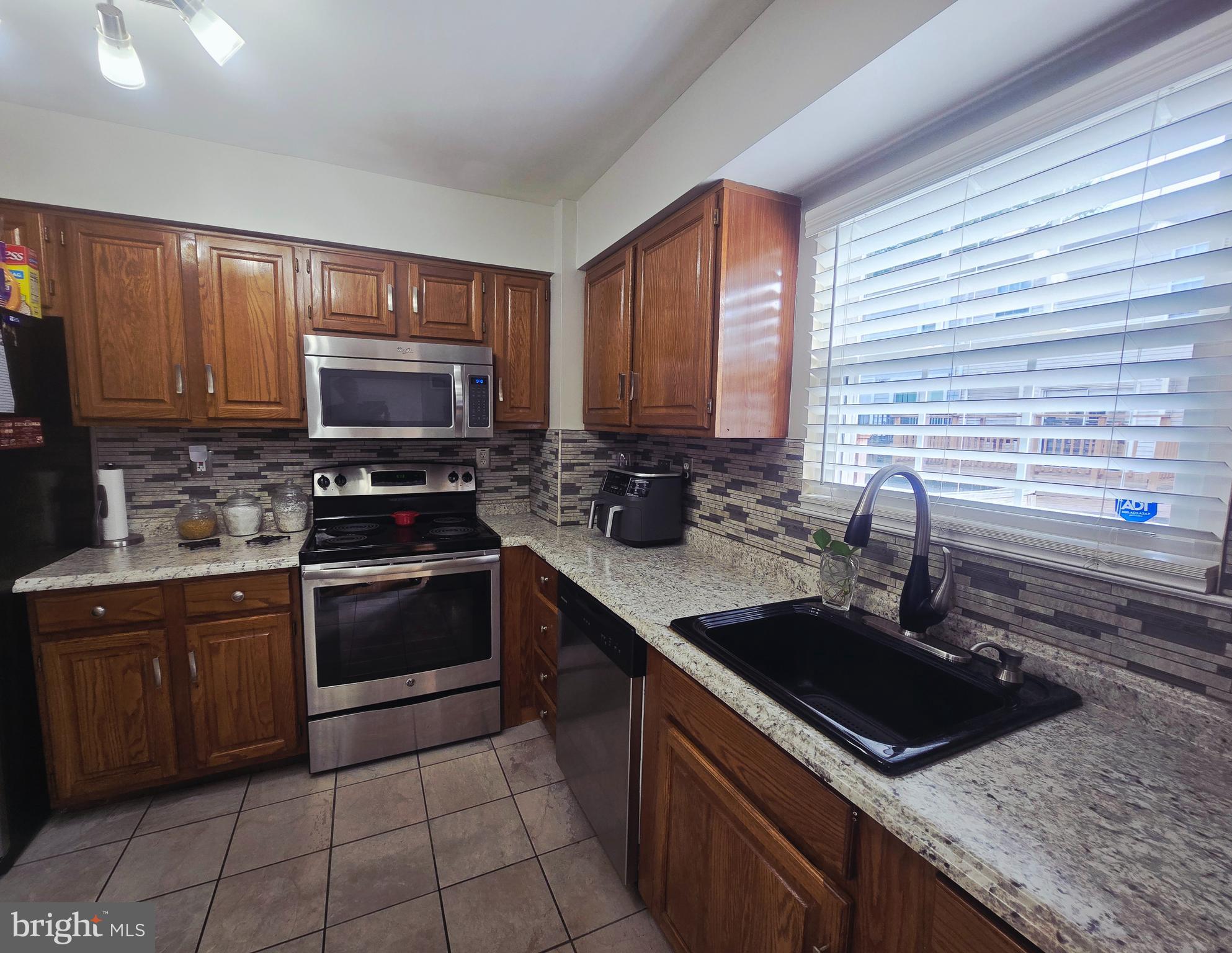 14909 LONDON LANE