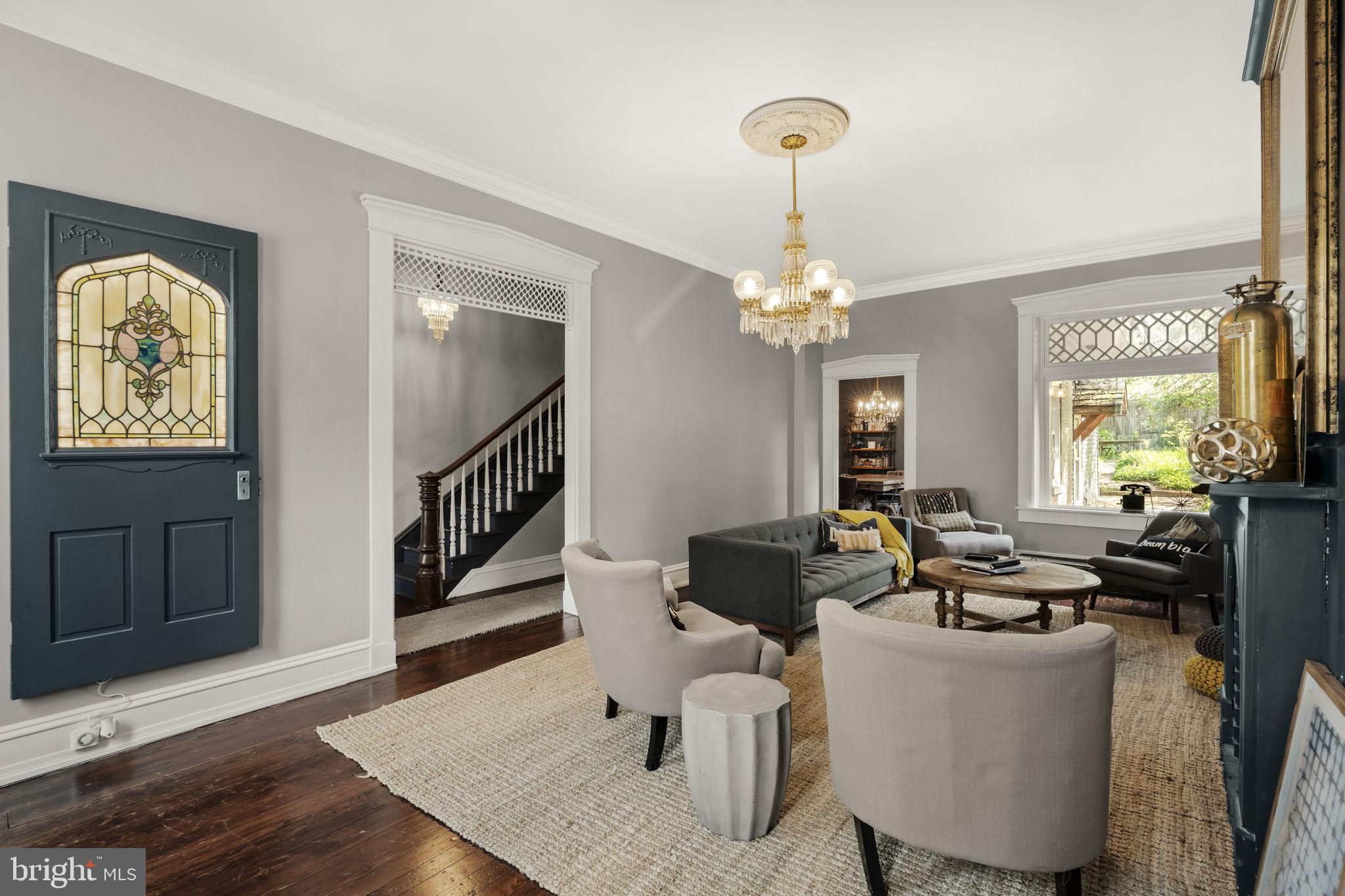 CHESTNUT HILL - Residential