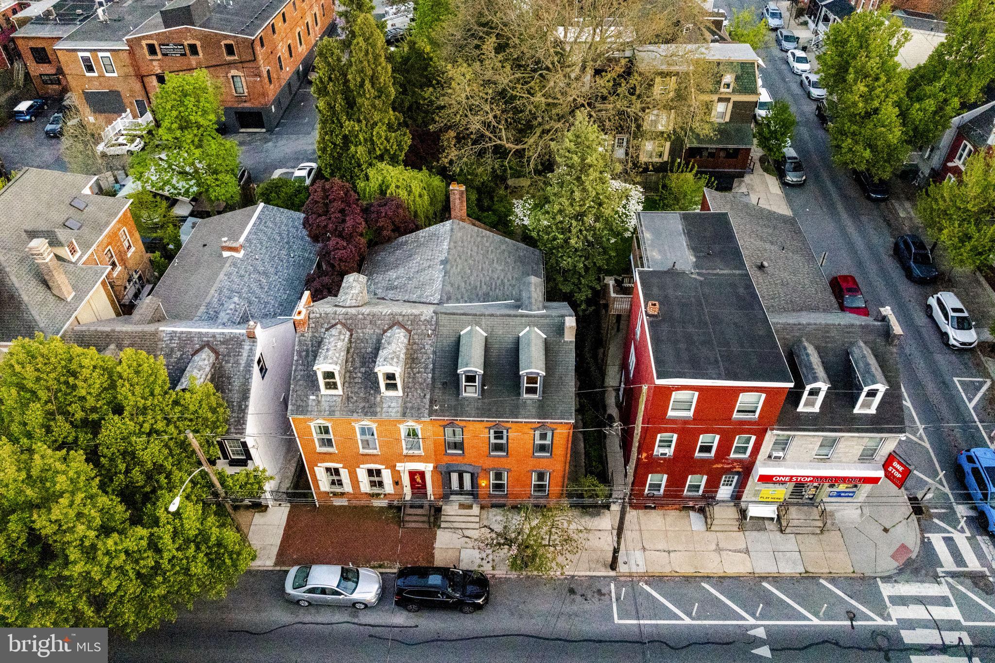 CHESTNUT HILL - Residential