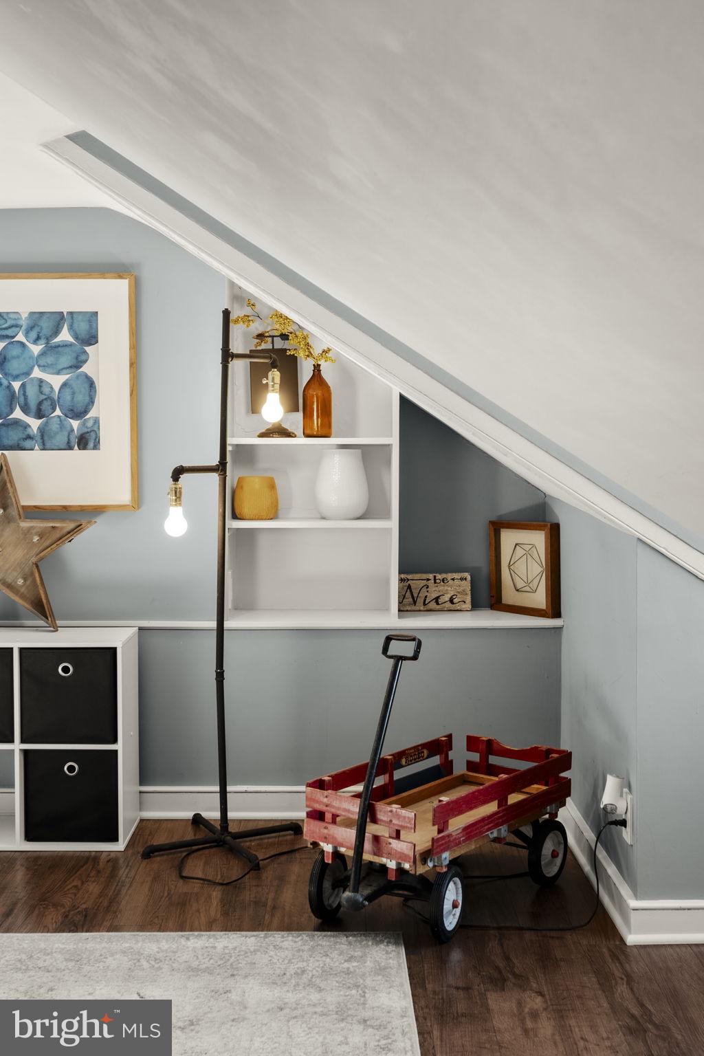 CHESTNUT HILL - Residential