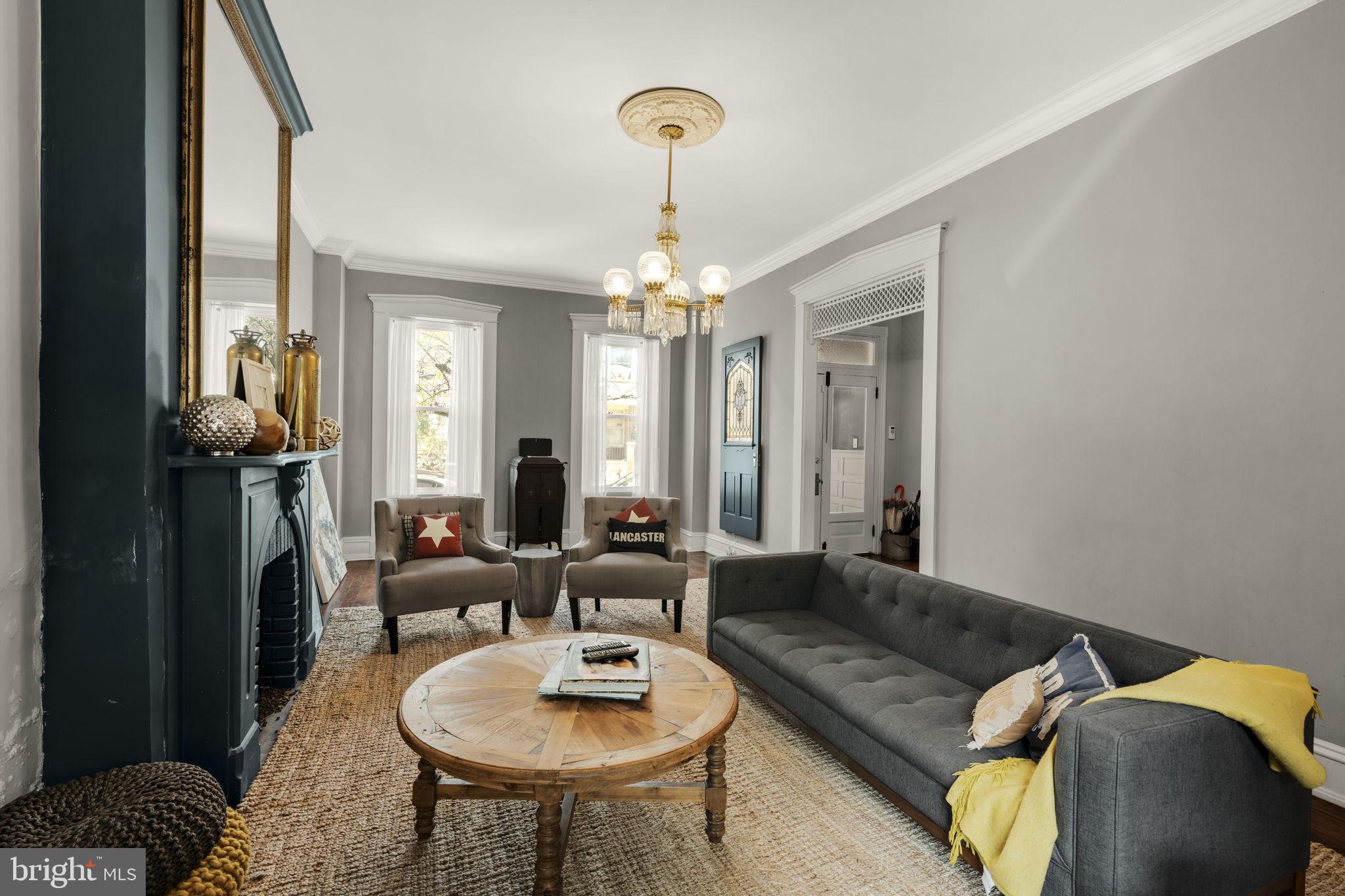 CHESTNUT HILL - Residential