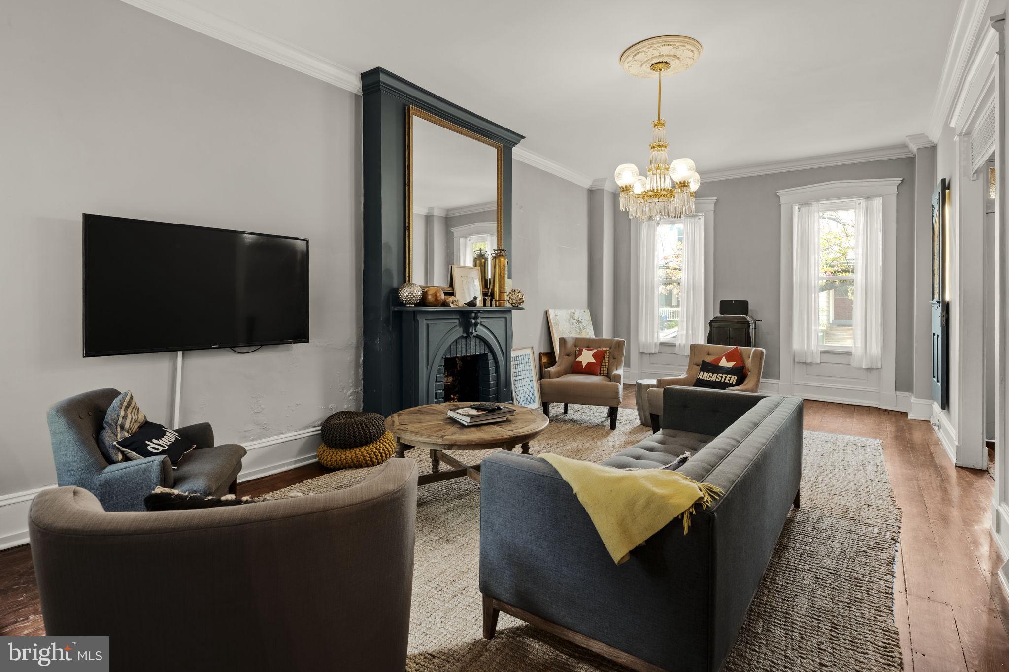 CHESTNUT HILL - Residential