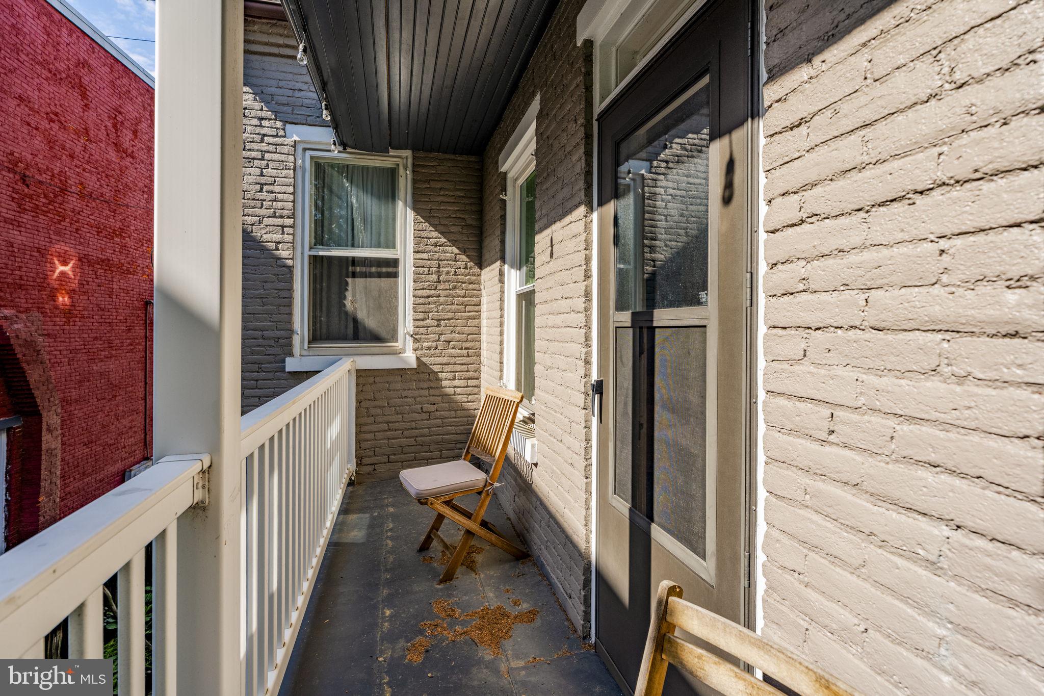 CHESTNUT HILL - Residential