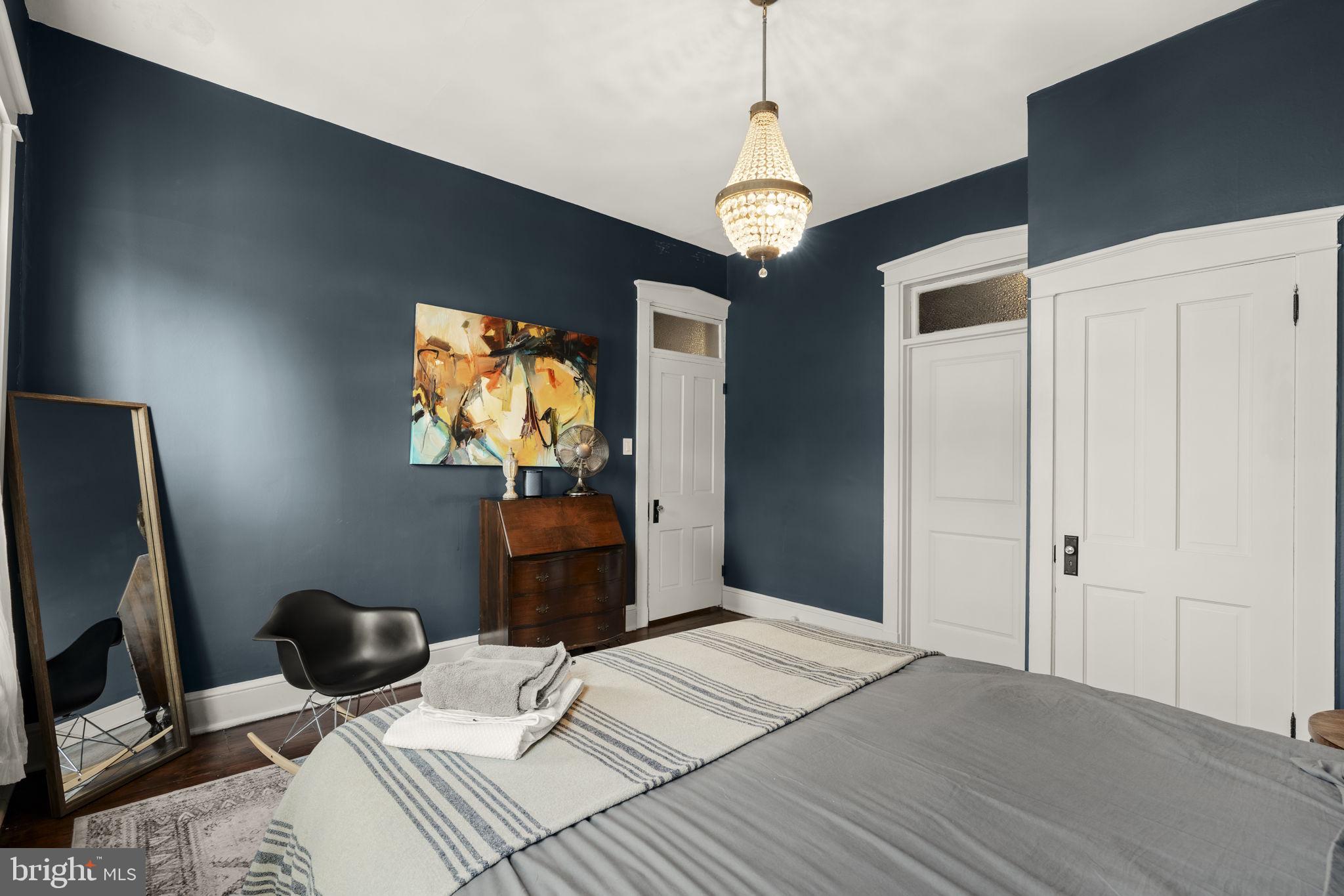 CHESTNUT HILL - Residential