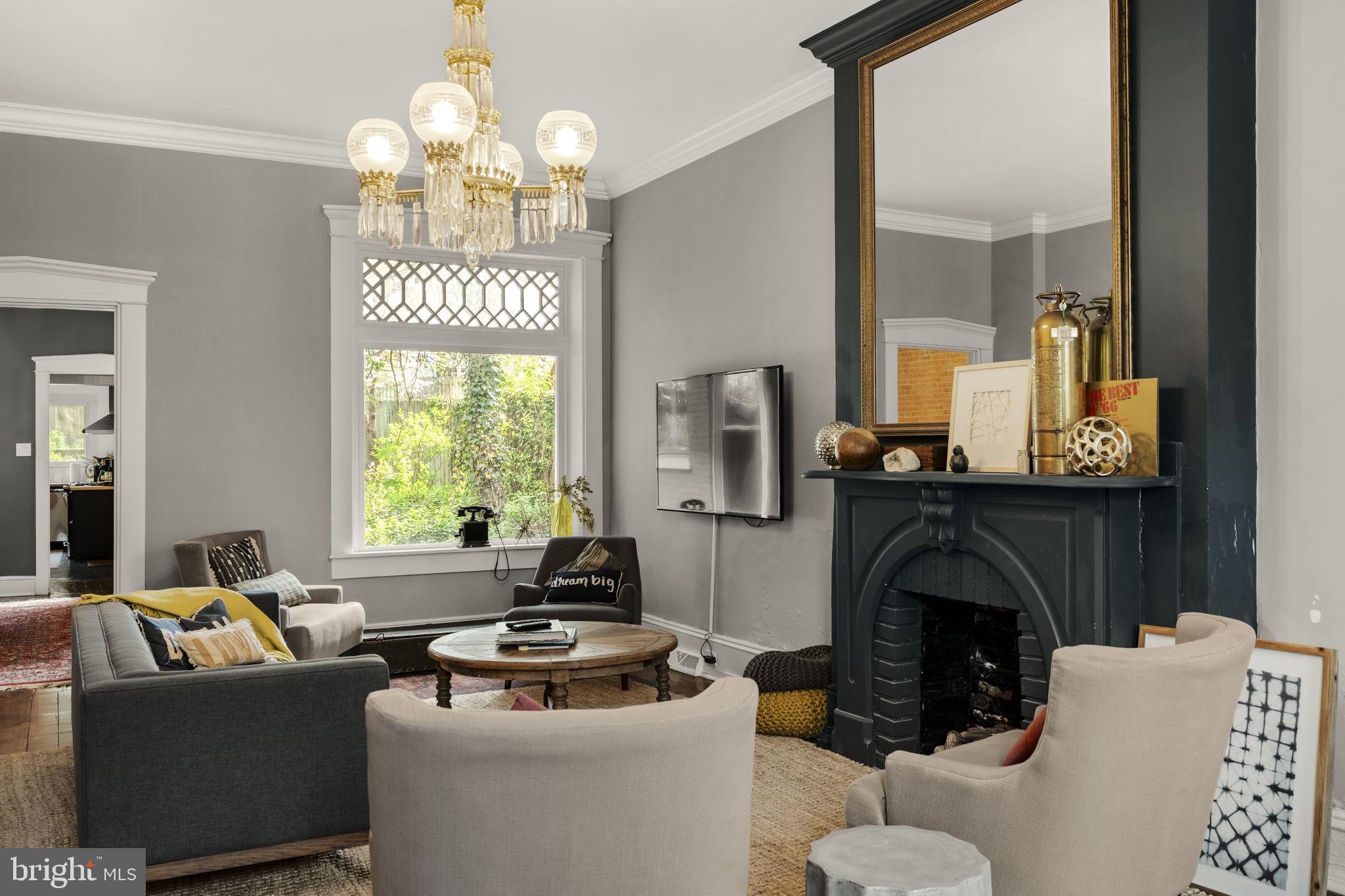 CHESTNUT HILL - Residential