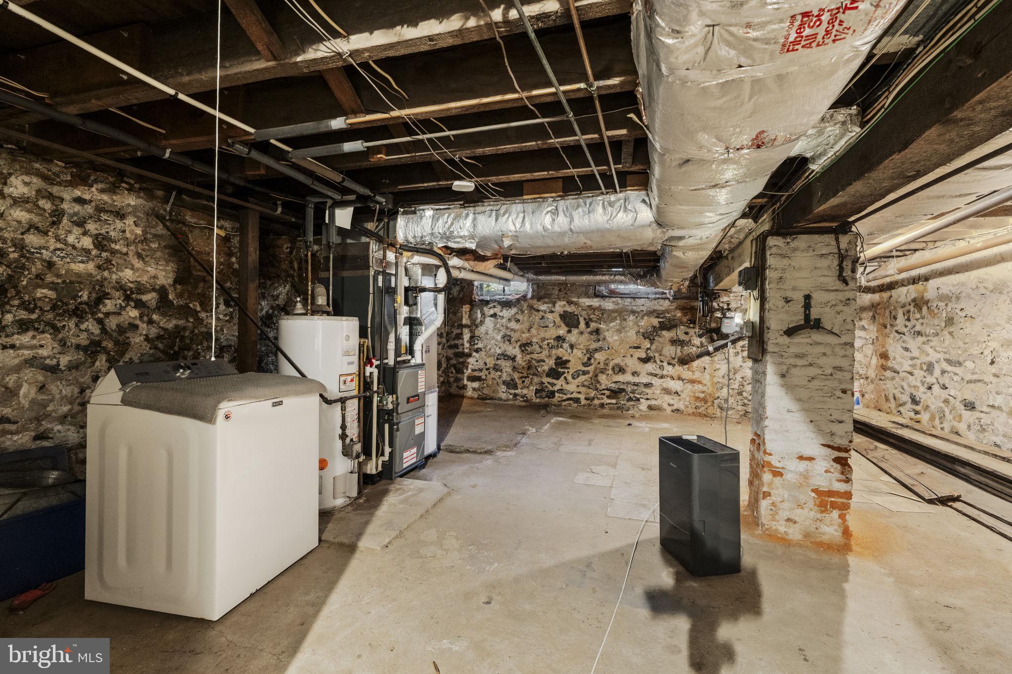 CHESTNUT HILL - Residential