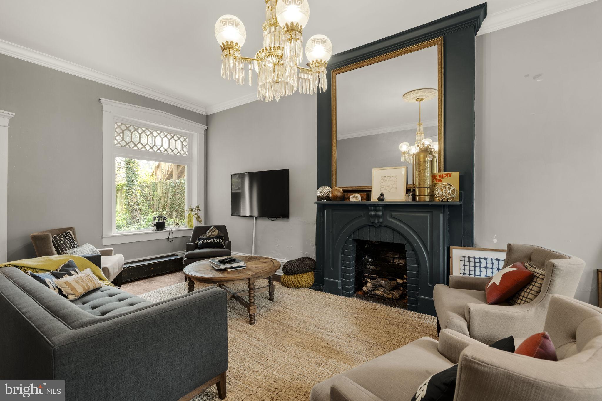 CHESTNUT HILL - Residential