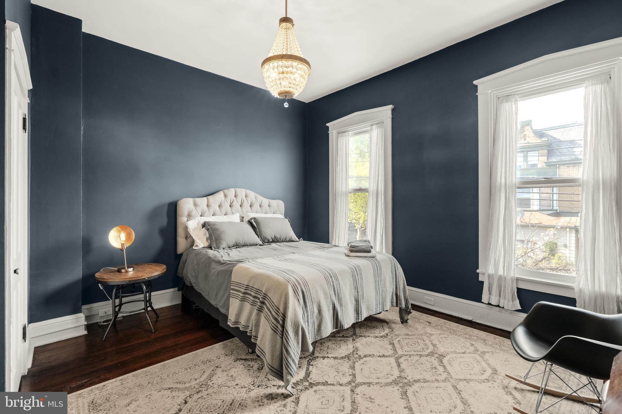 CHESTNUT HILL - Residential