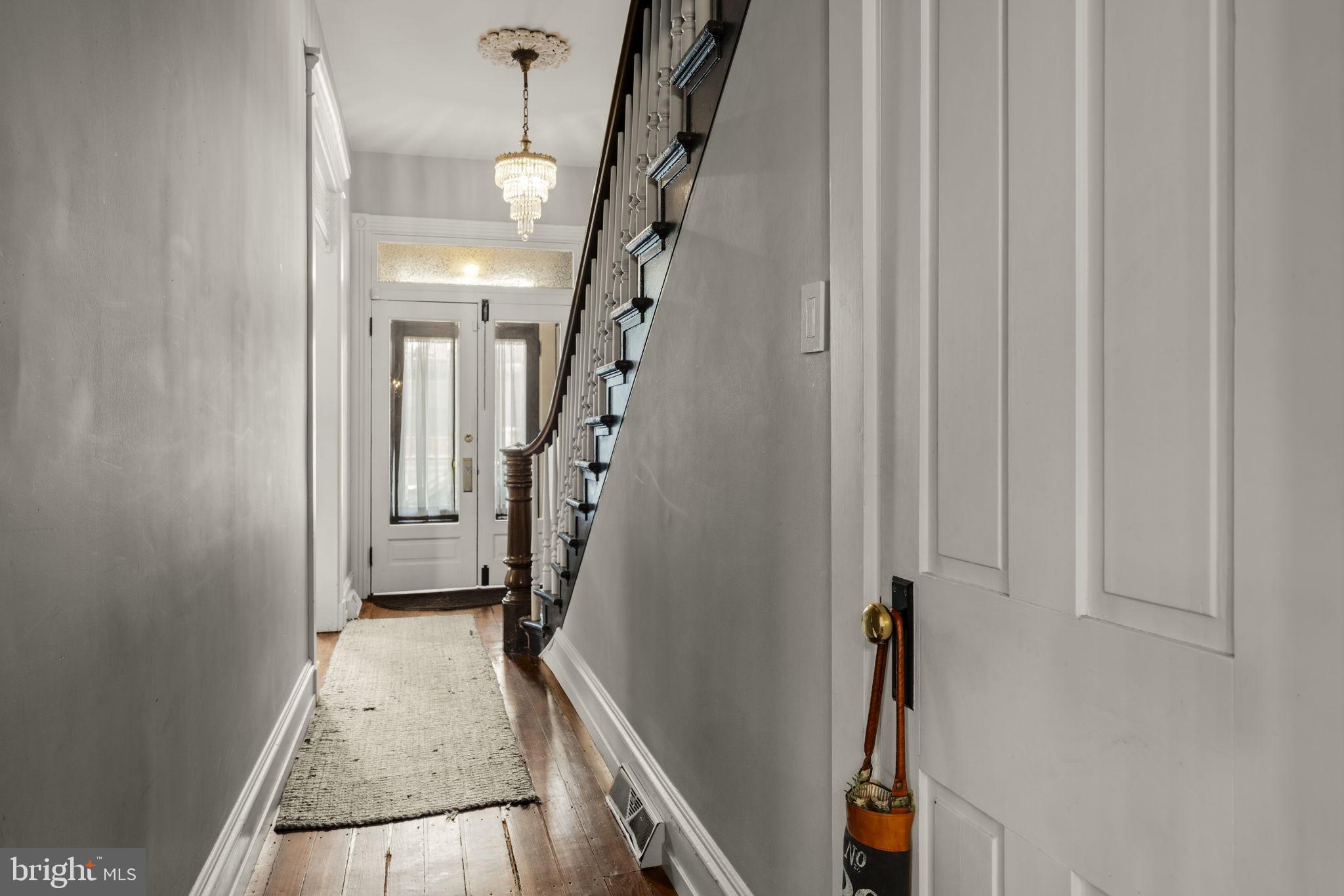 CHESTNUT HILL - Residential