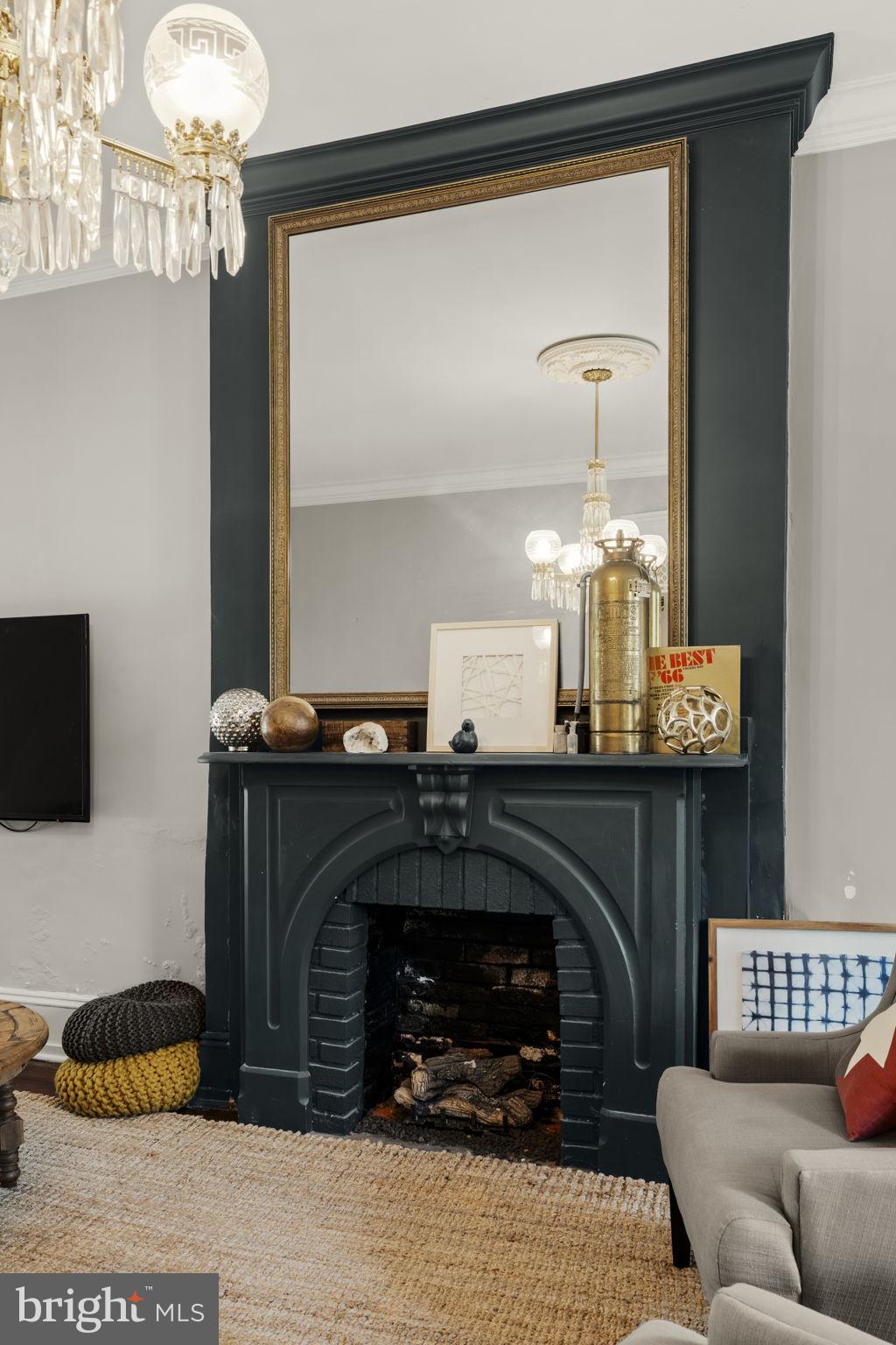 CHESTNUT HILL - Residential