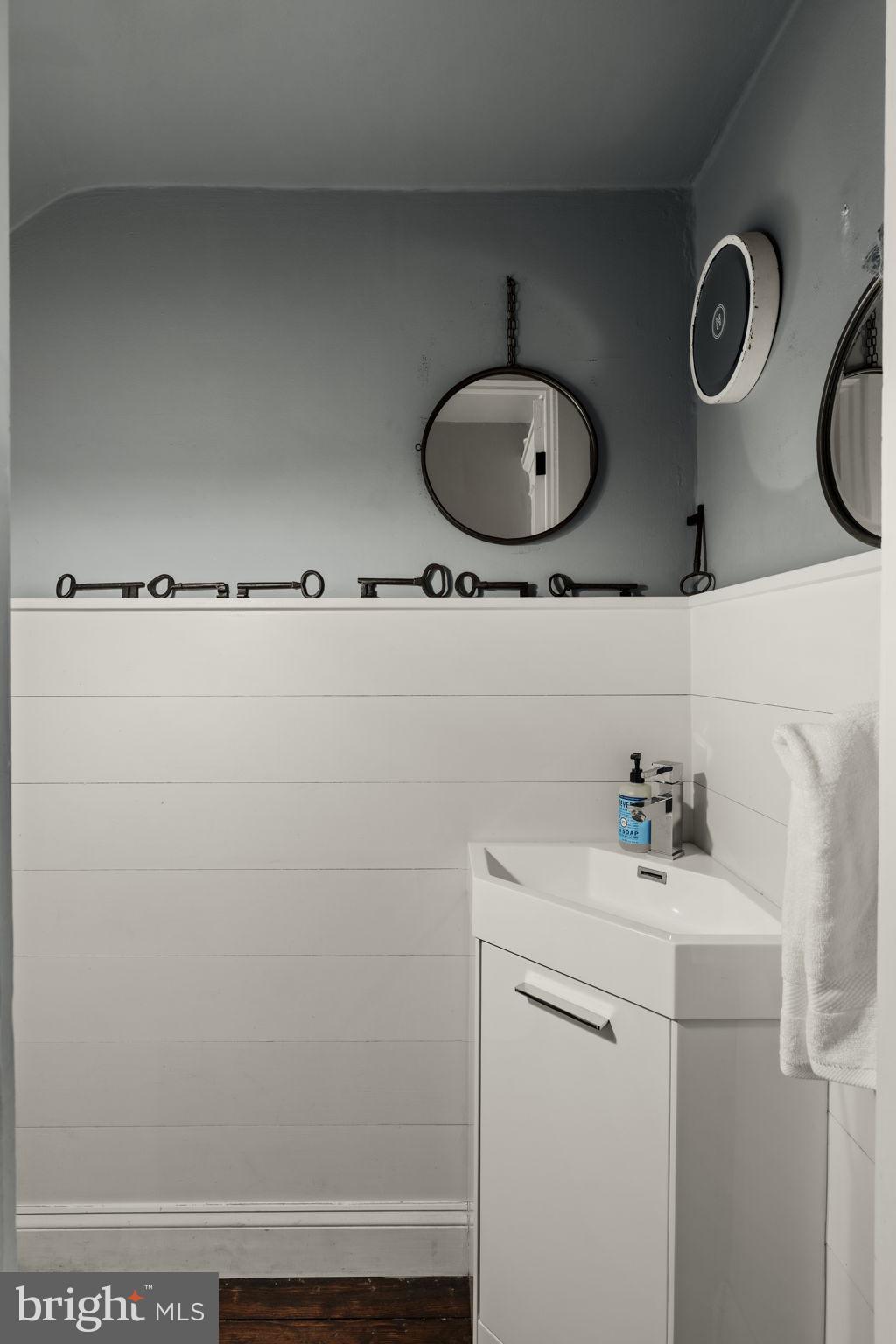 CHESTNUT HILL - Residential
