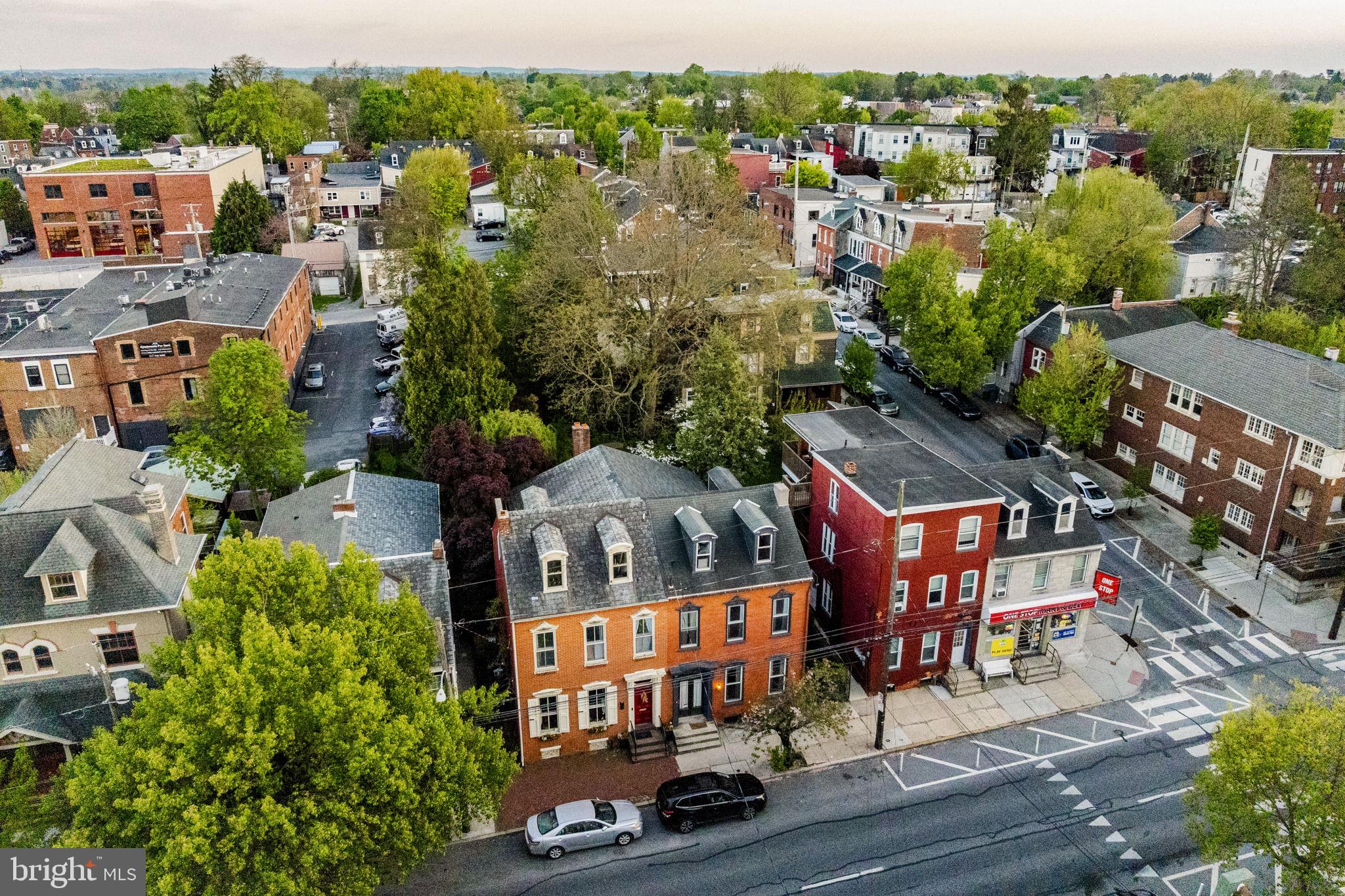 CHESTNUT HILL - Residential