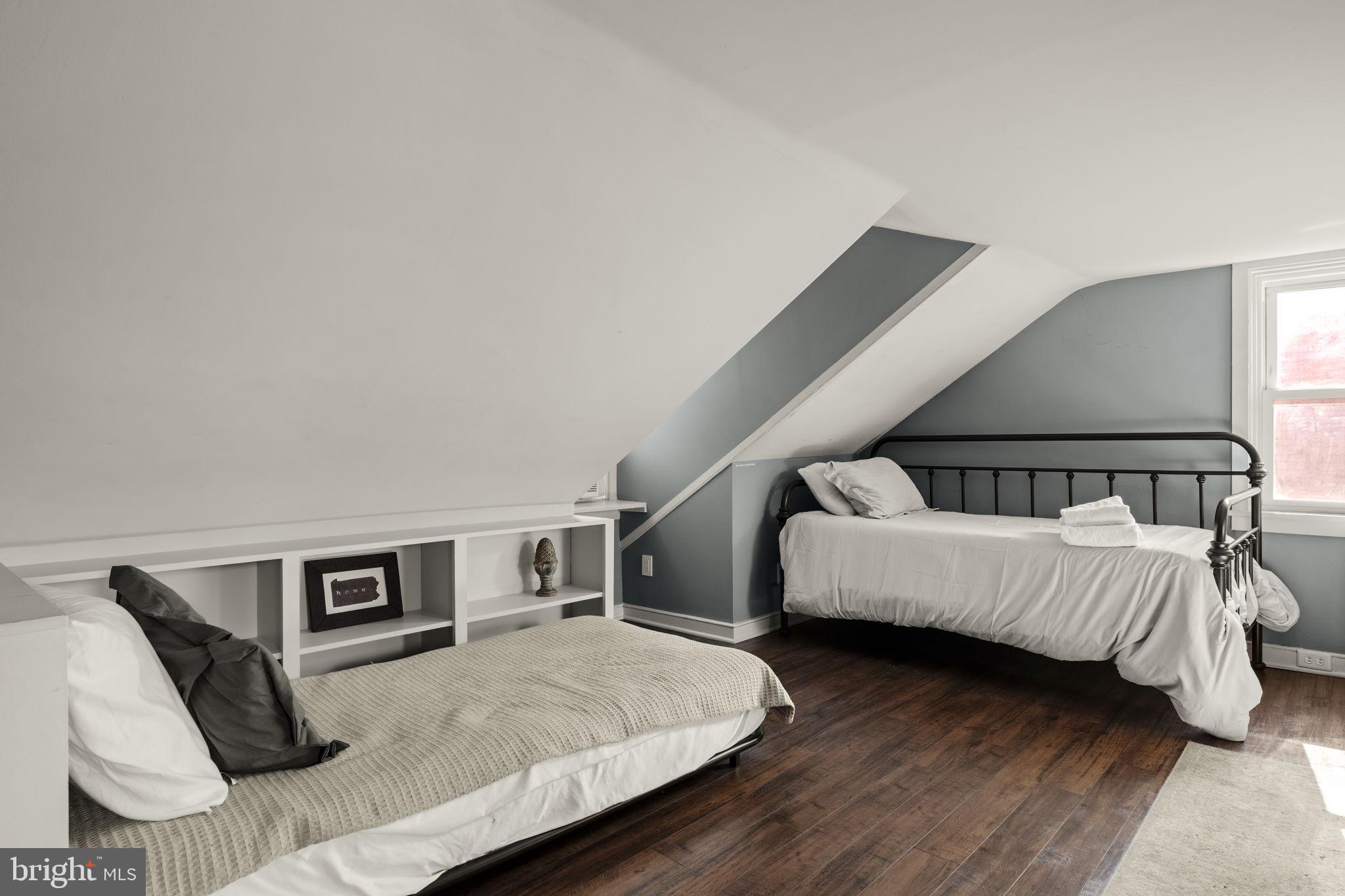 CHESTNUT HILL - Residential