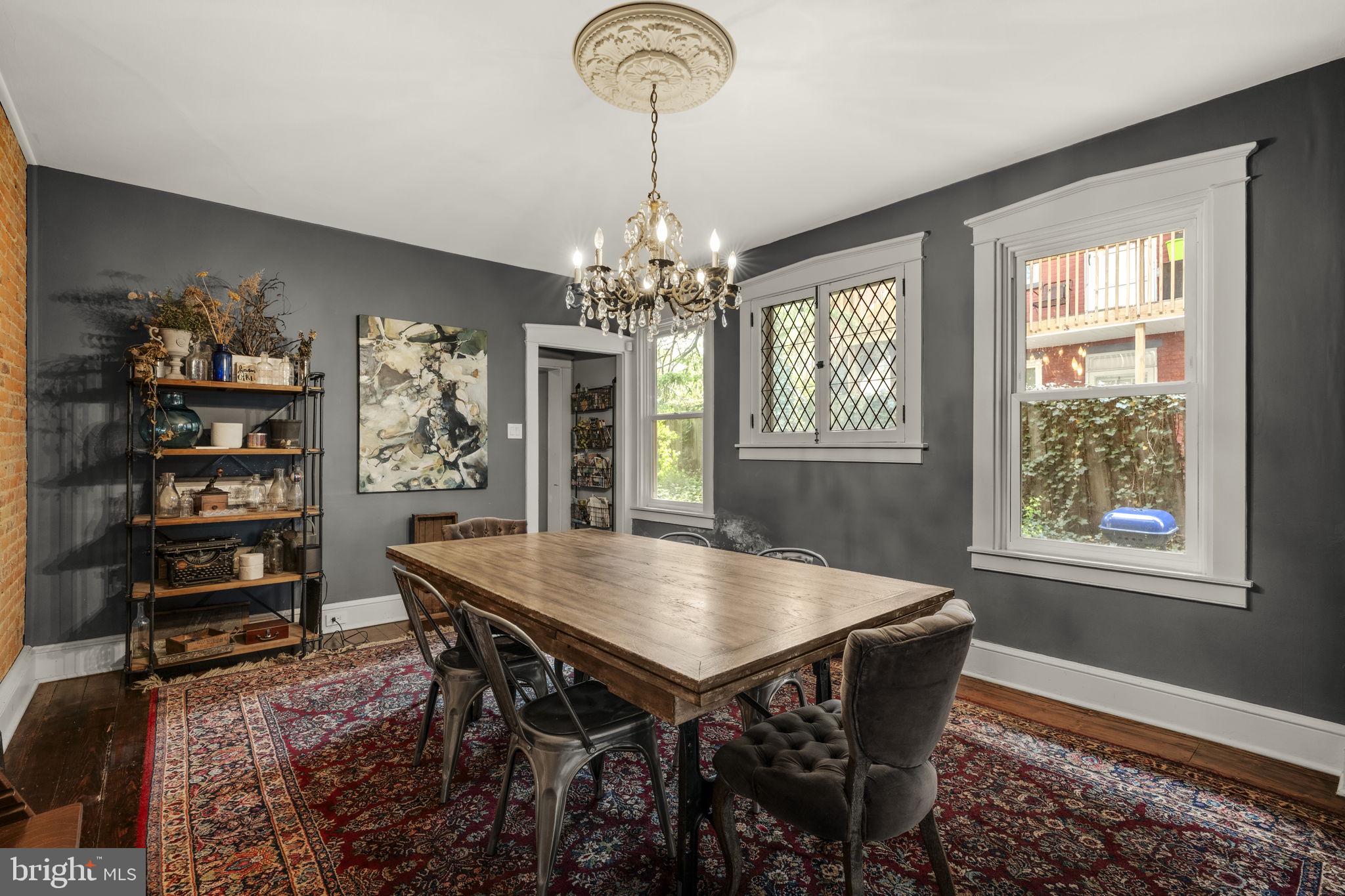 CHESTNUT HILL - Residential
