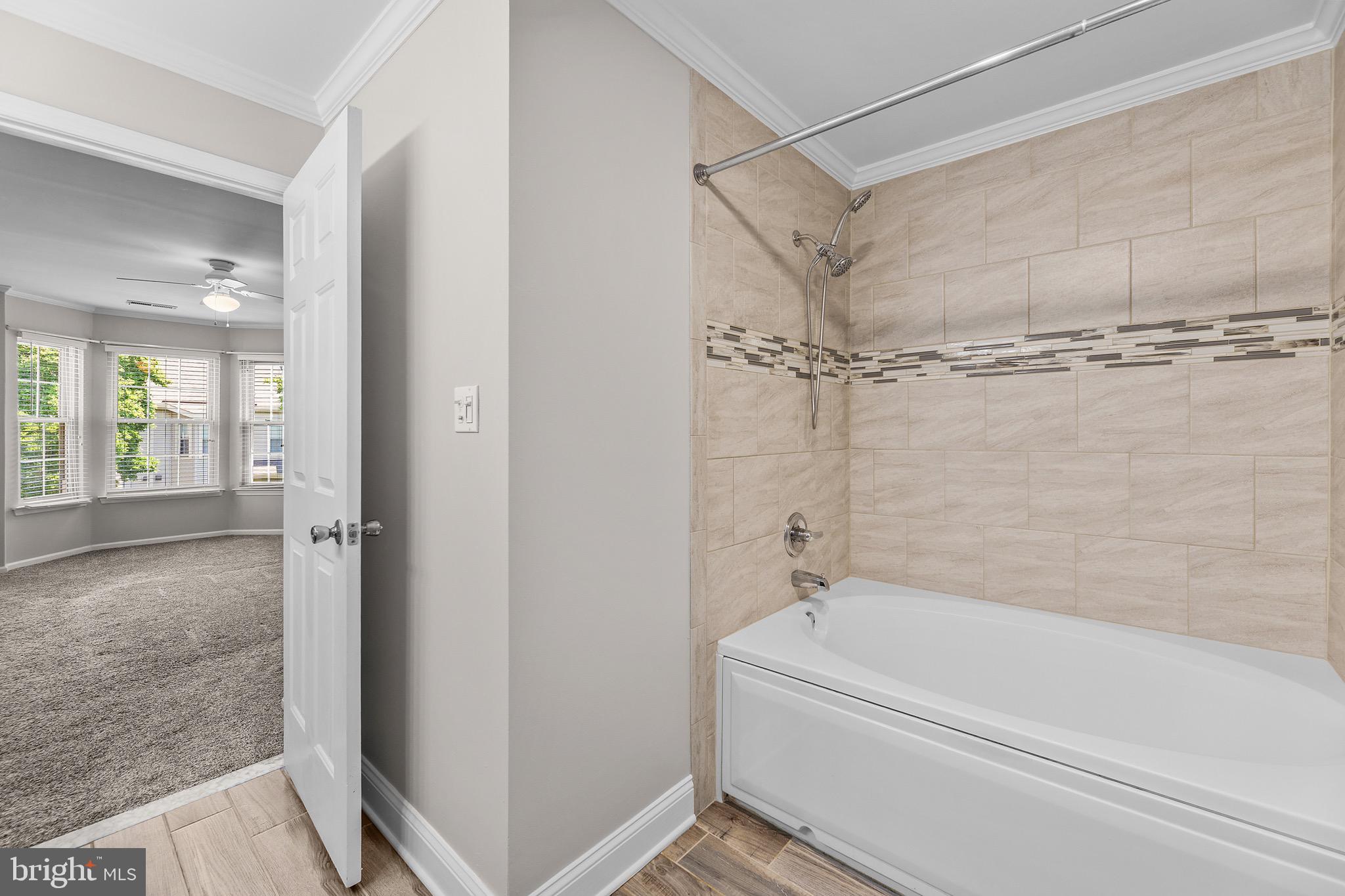 MAKEFIELD GLEN - Residential