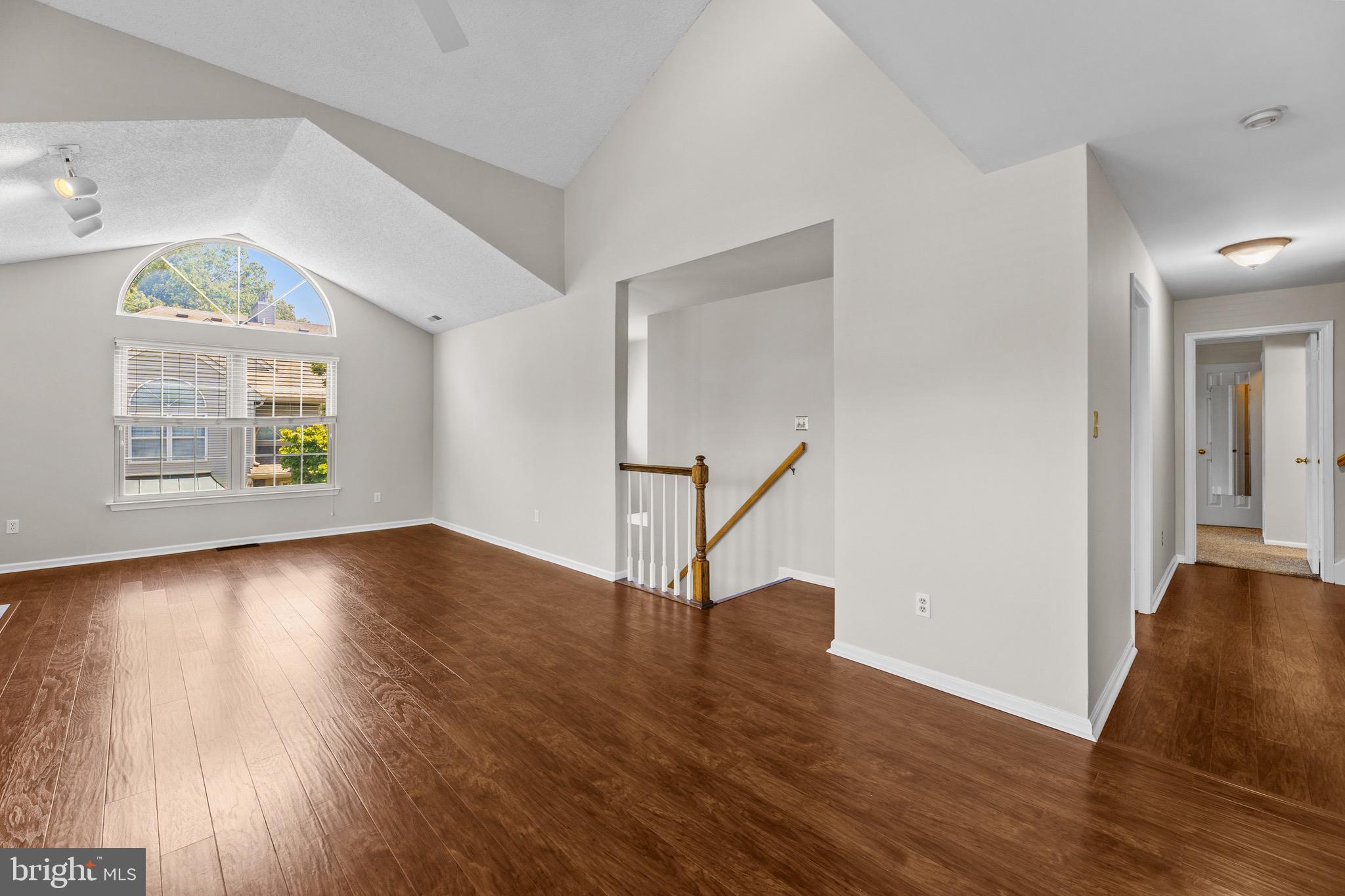 MAKEFIELD GLEN - Residential