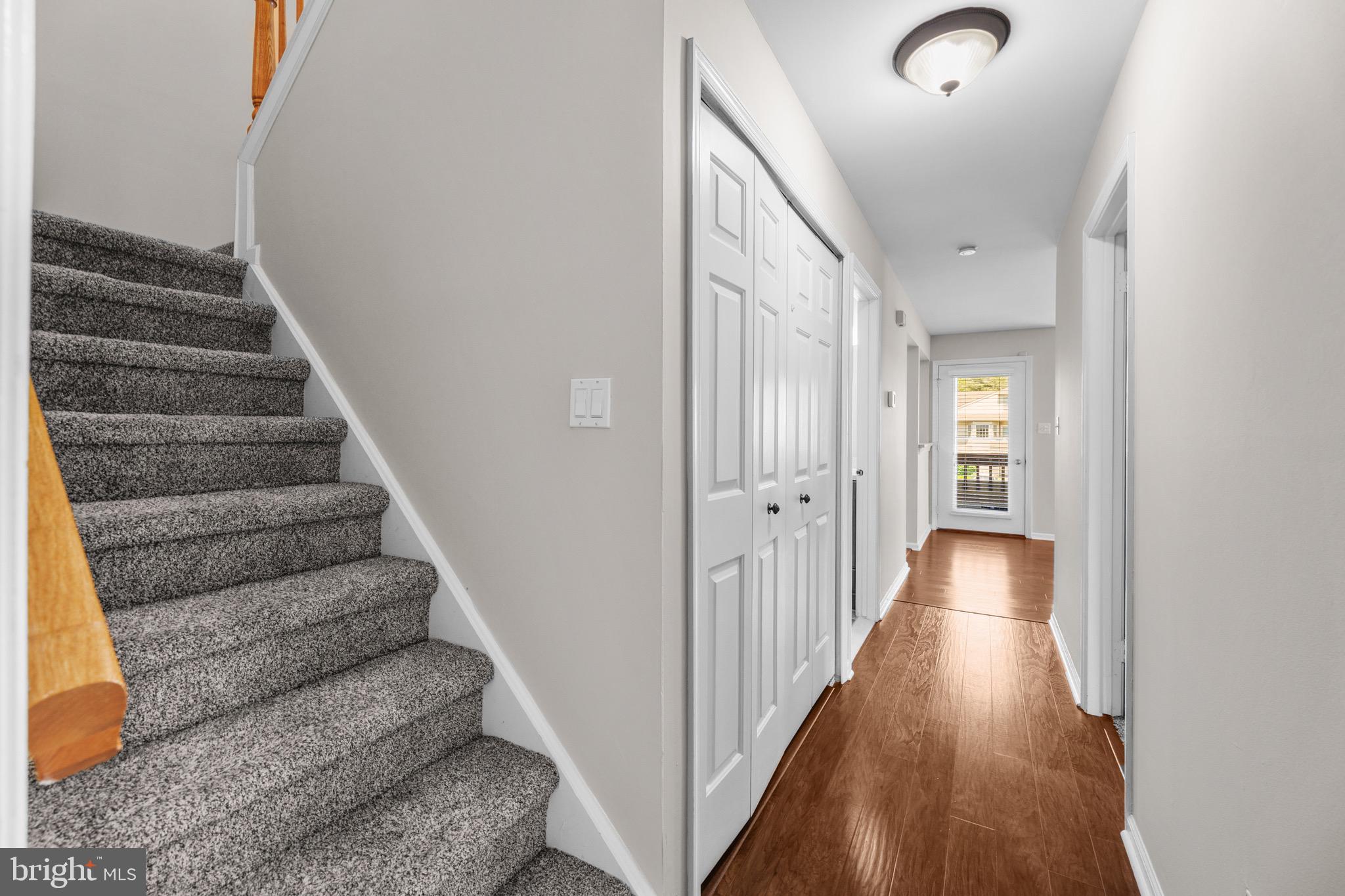 MAKEFIELD GLEN - Residential