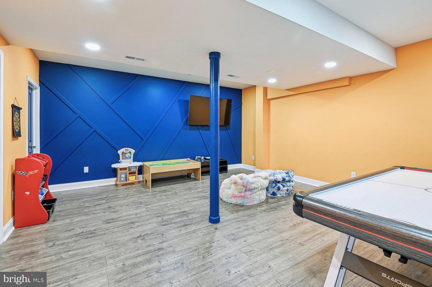 VILLAGES AT TURF VALLEY - Residential