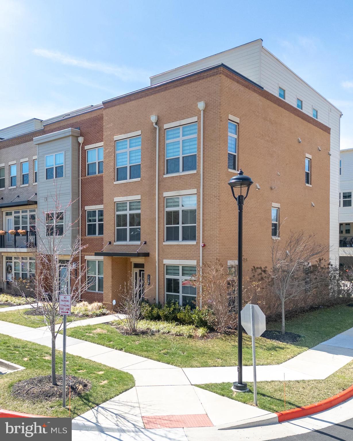 BOULEVARD VI TOWNS - Residential