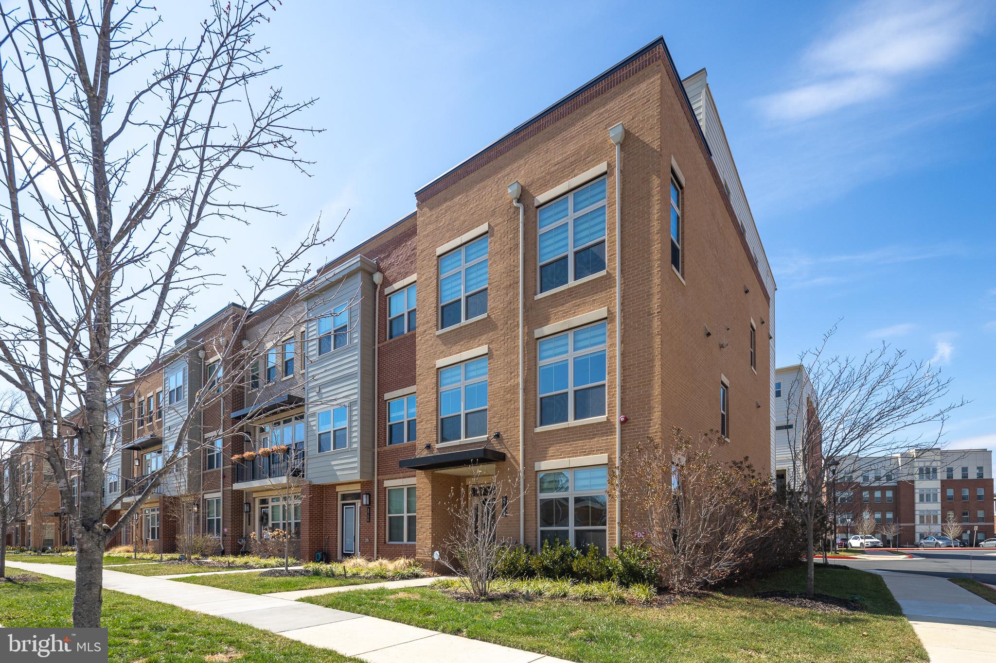 BOULEVARD VI TOWNS - Residential