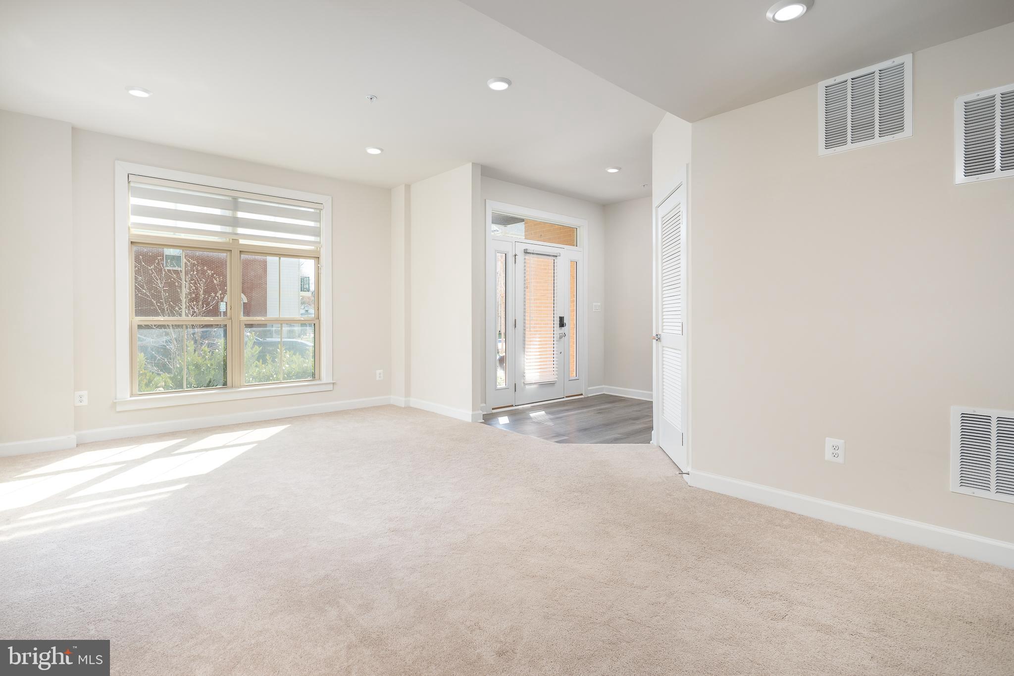 BOULEVARD VI TOWNS - Residential