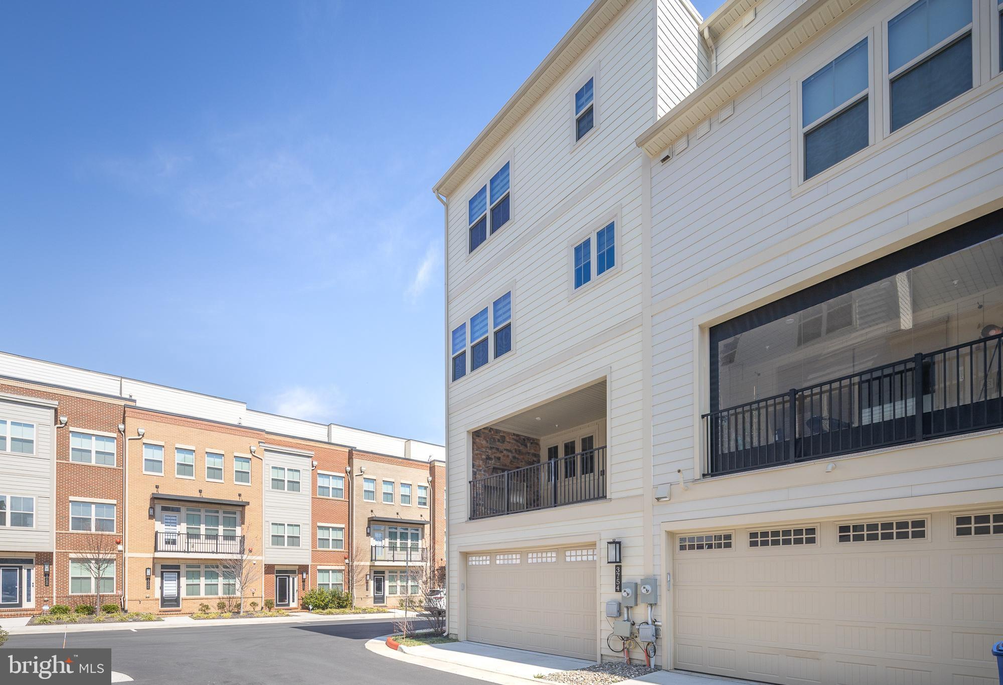 BOULEVARD VI TOWNS - Residential