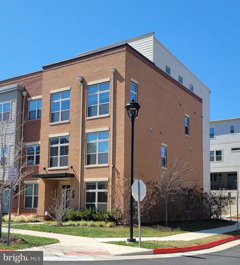 Townhouse For Sale - 3754 Mayors Way<br/> FAIRFAX, VA 22030