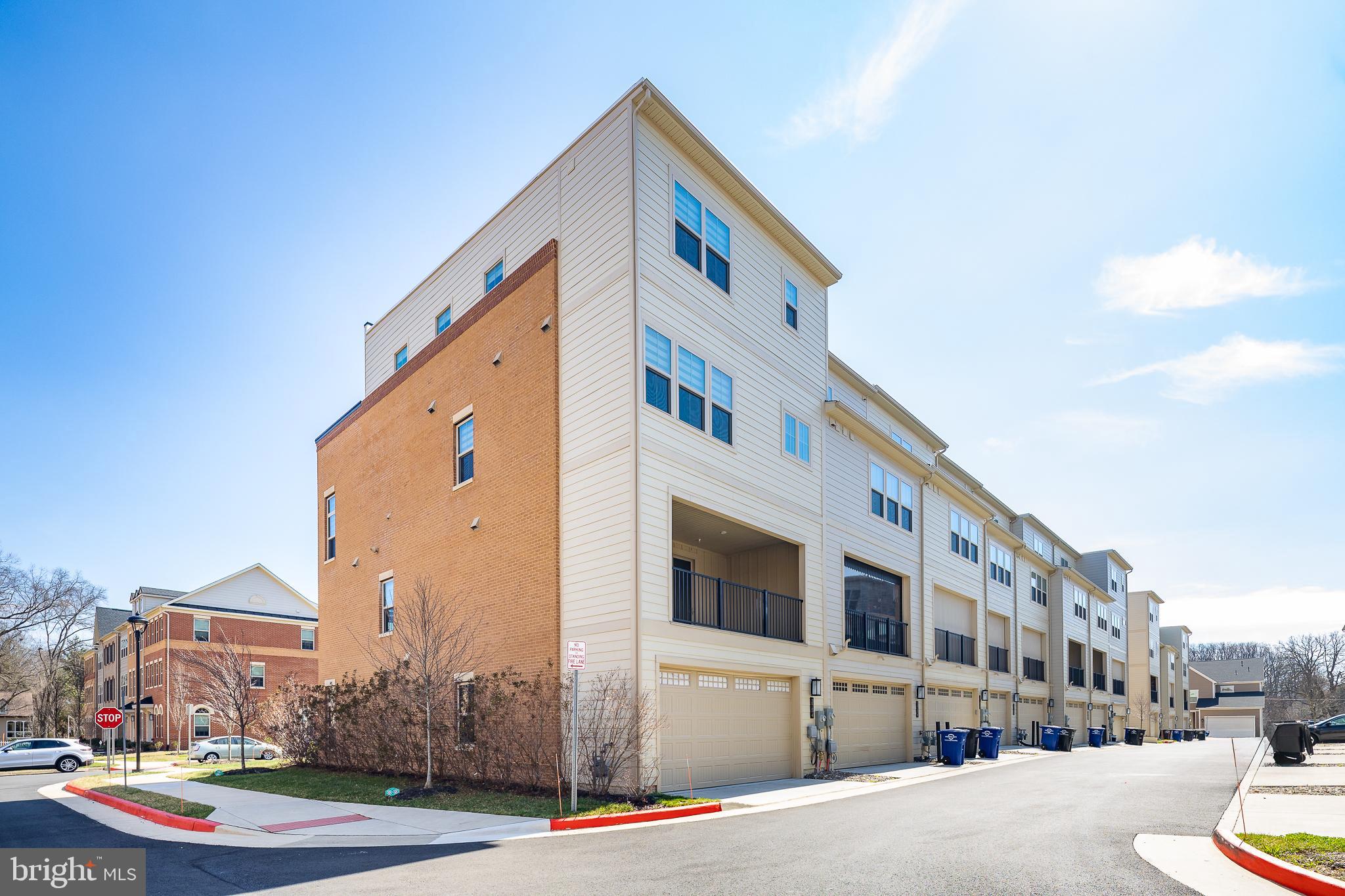 BOULEVARD VI TOWNS - Residential