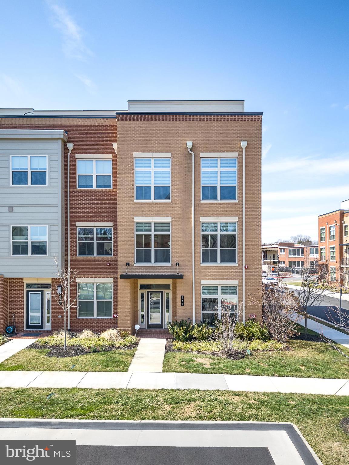 BOULEVARD VI TOWNS - Residential