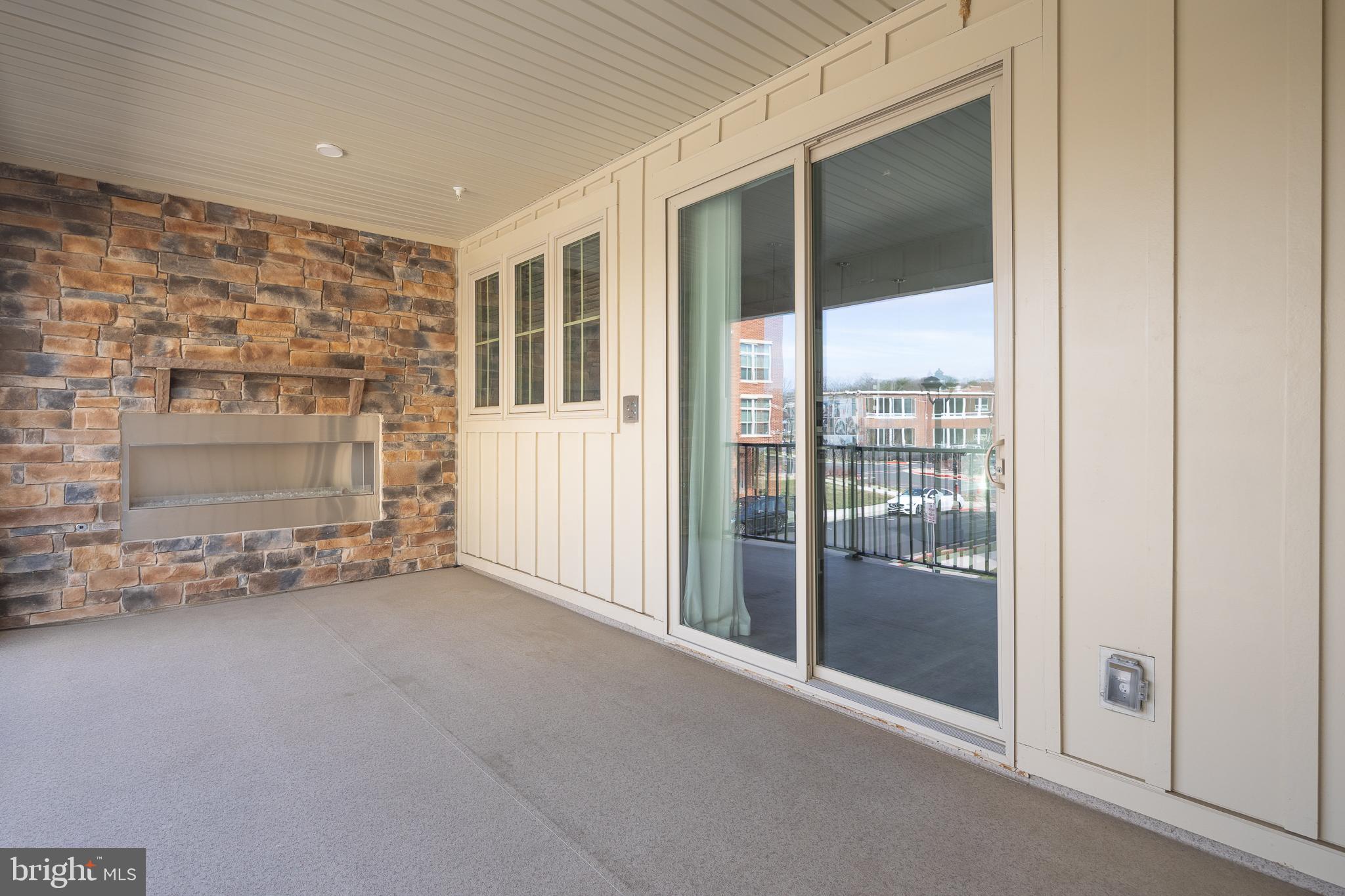 BOULEVARD VI TOWNS - Residential