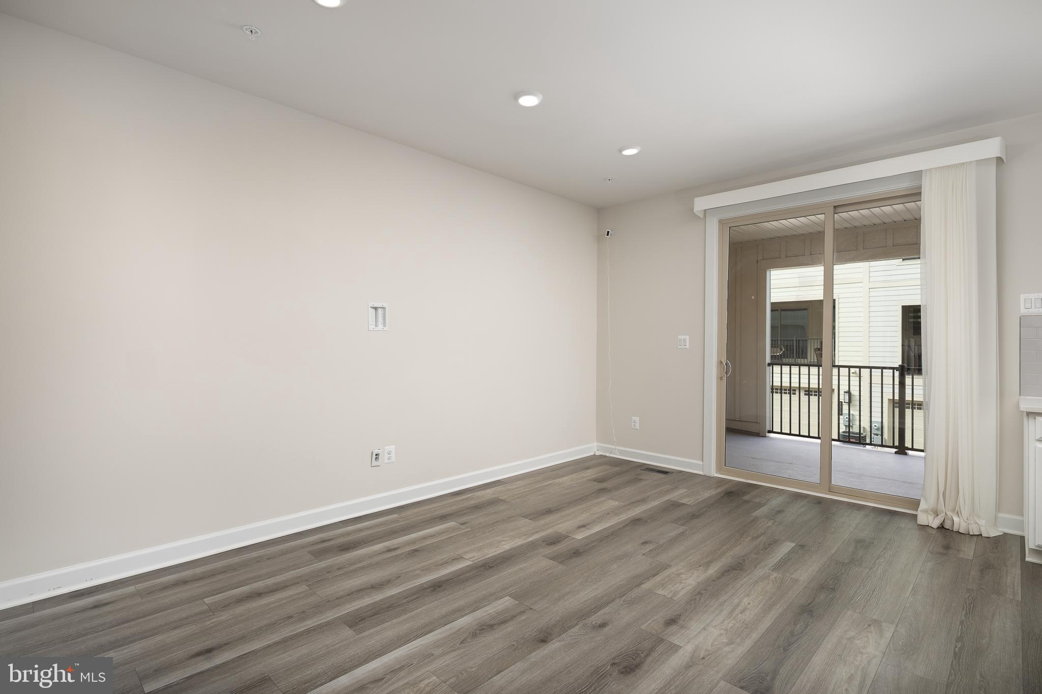 BOULEVARD VI TOWNS - Residential