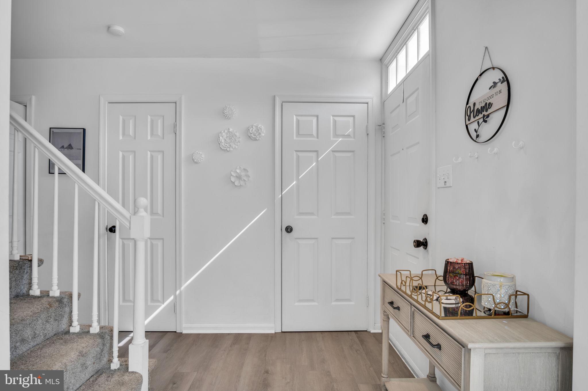 STANFORD COURT - Residential