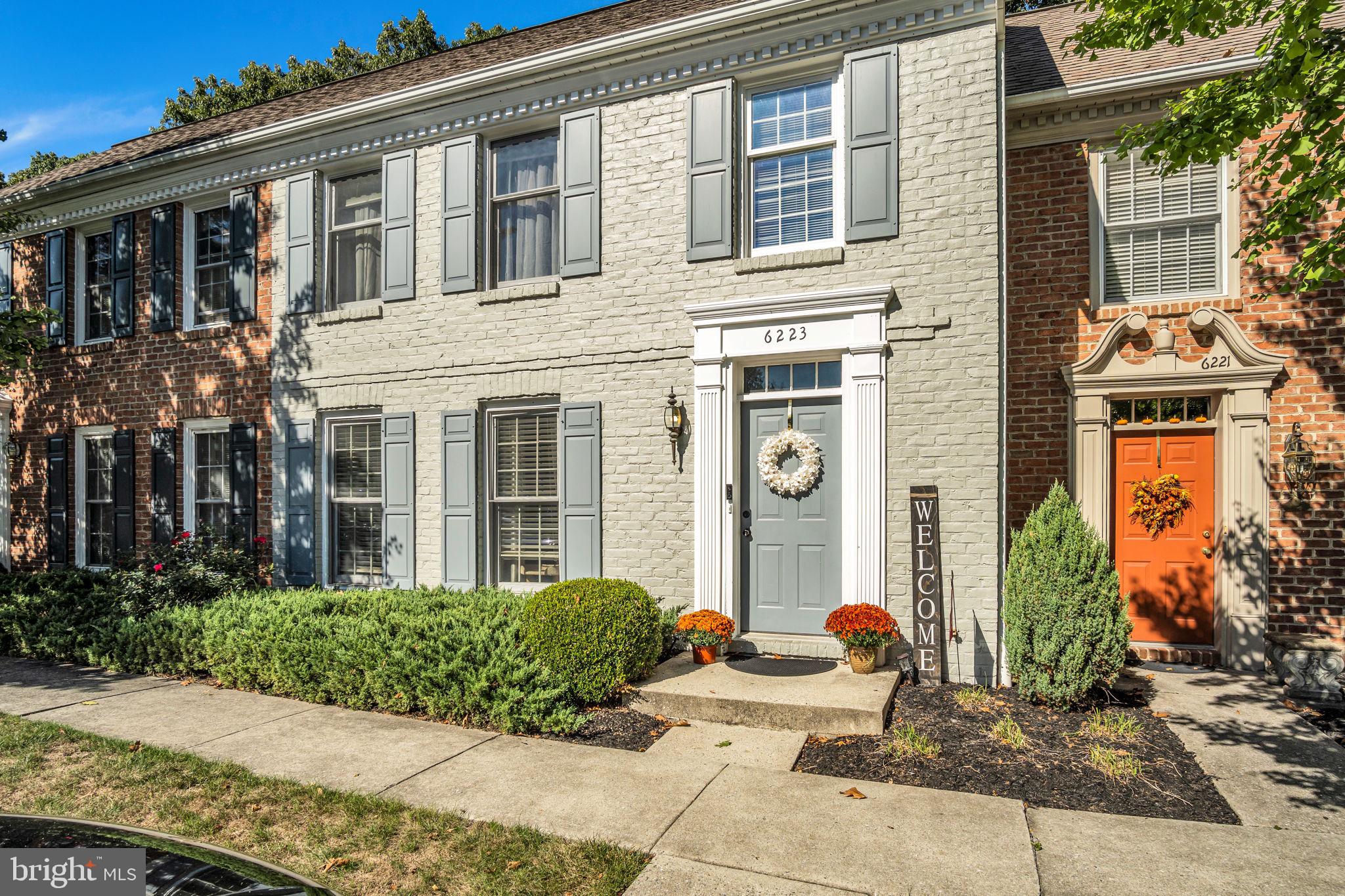 STANFORD COURT - Residential