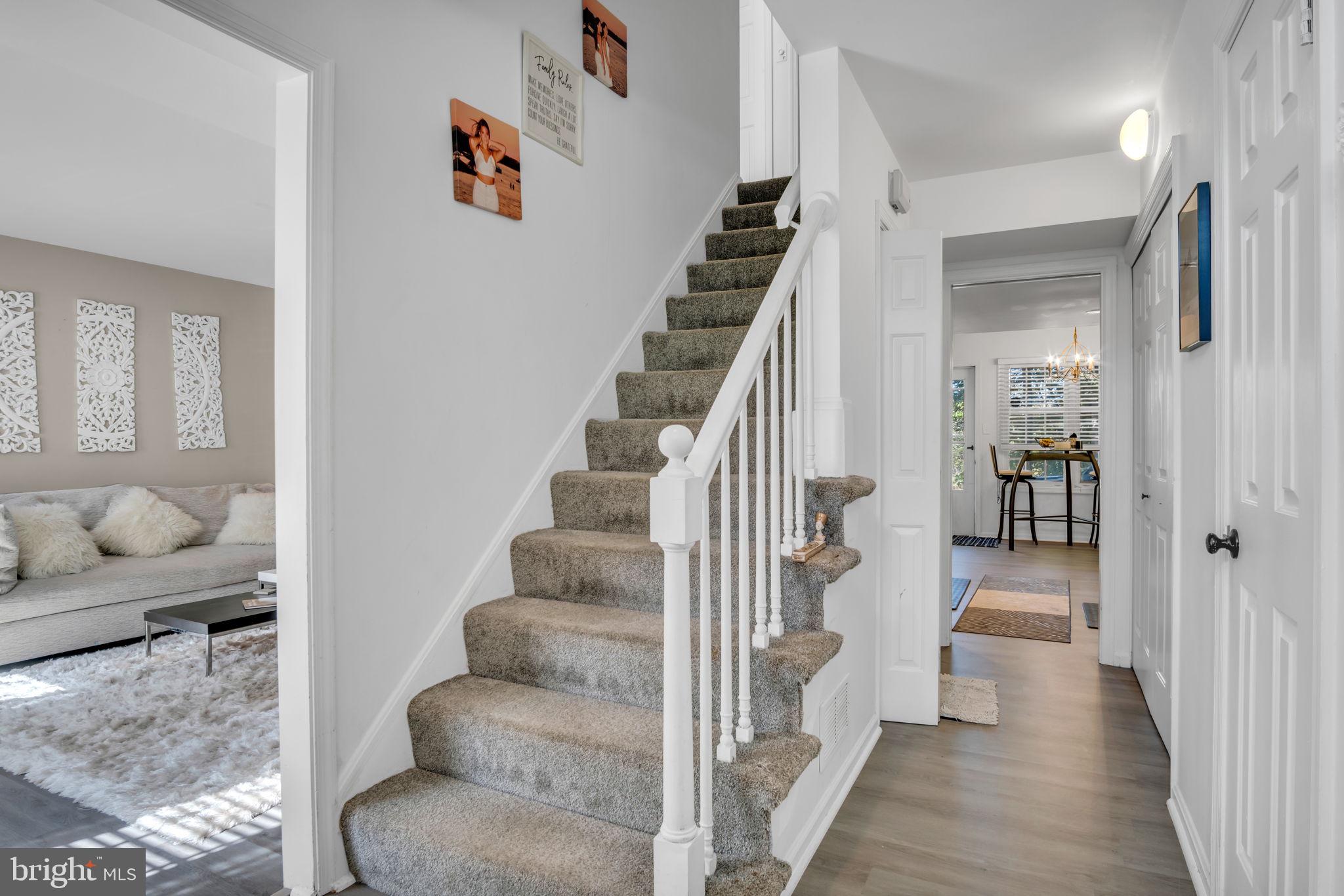 STANFORD COURT - Residential