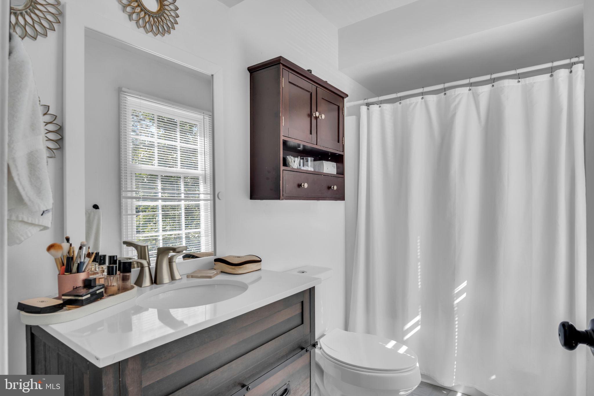 STANFORD COURT - Residential