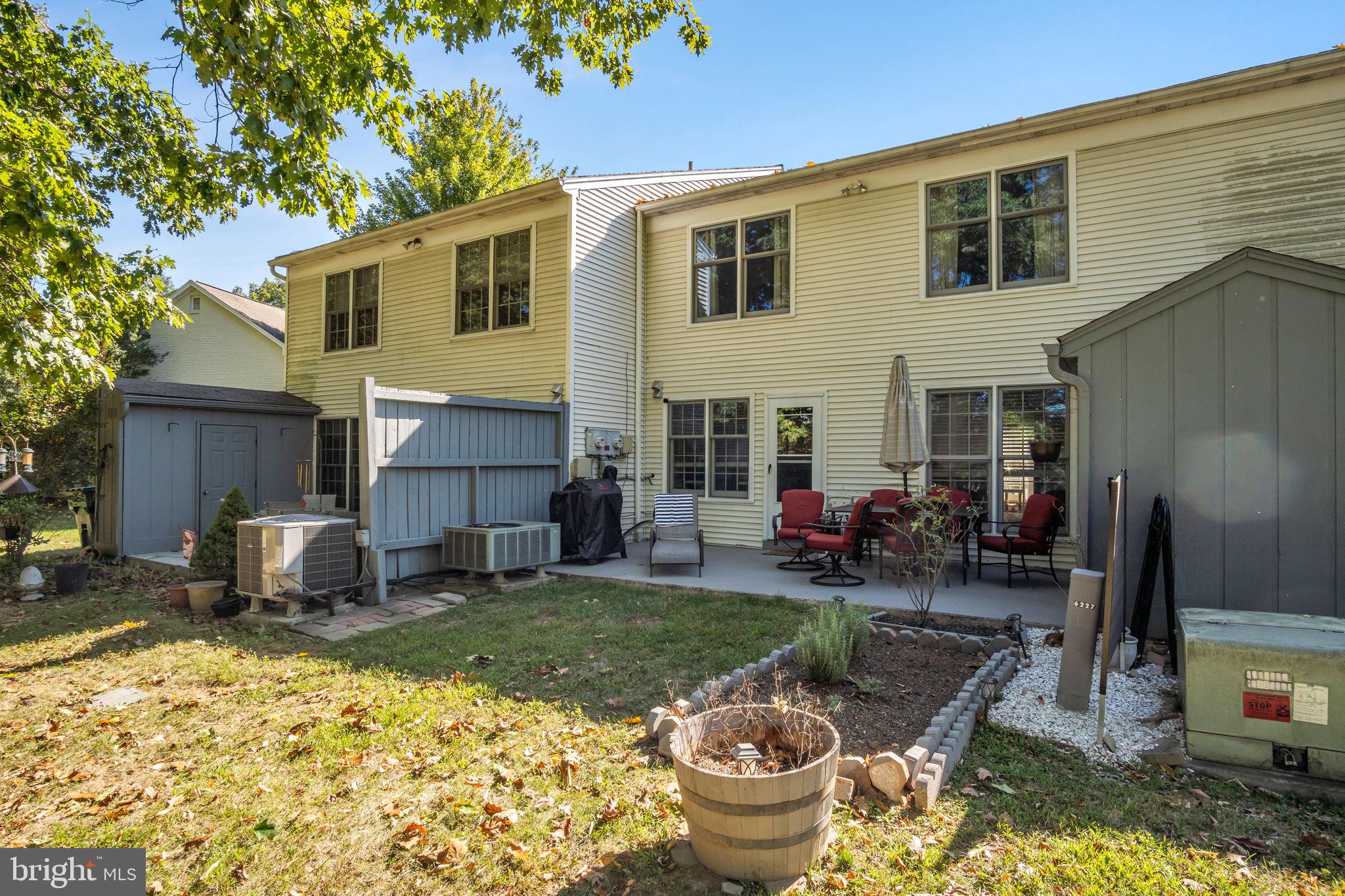 STANFORD COURT - Residential