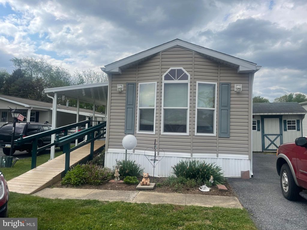 Photo of 14 RIDGEWOOD MNR, MANHEIM, PA 17545 (MLS # PALA2033684)