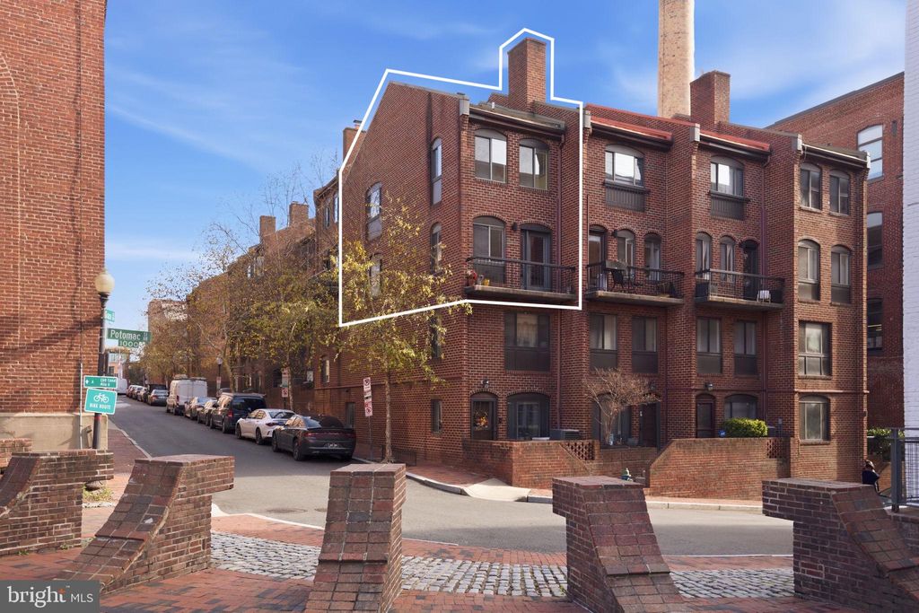 Photo of 1066 Paper Mill Court NW #1066, WASHINGTON, DC 20007 (MLS # DCDC2234206)