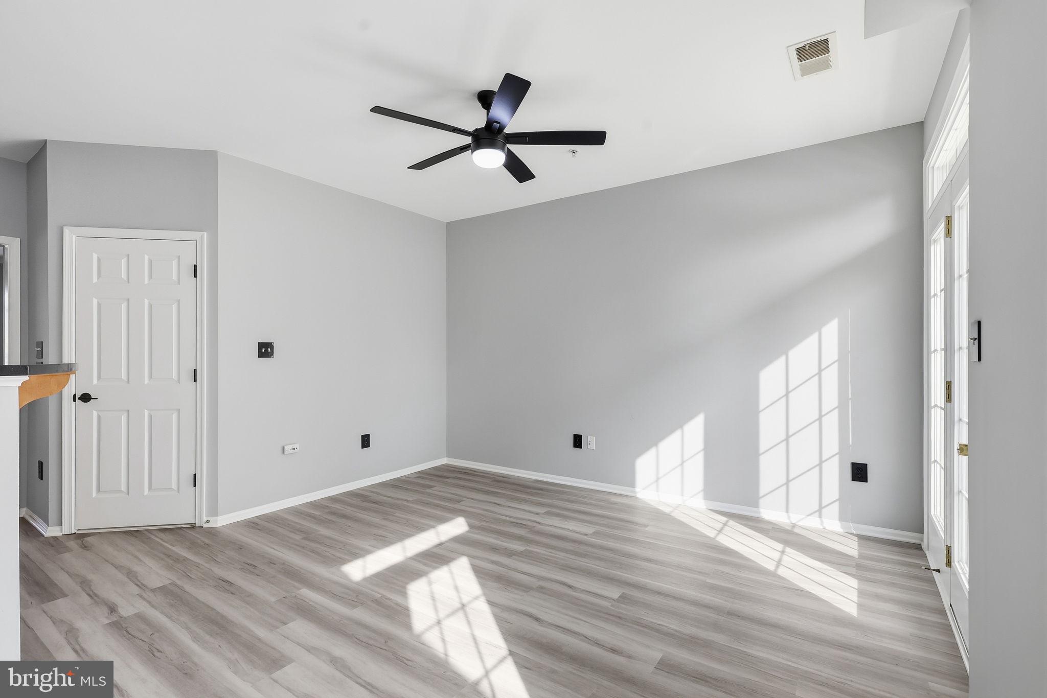 THE TOWNES CONDOMINIUM - Residential