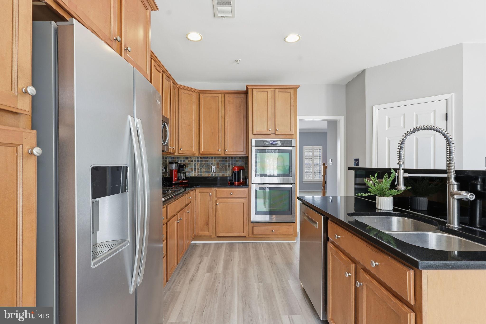 THE TOWNES CONDOMINIUM - Residential