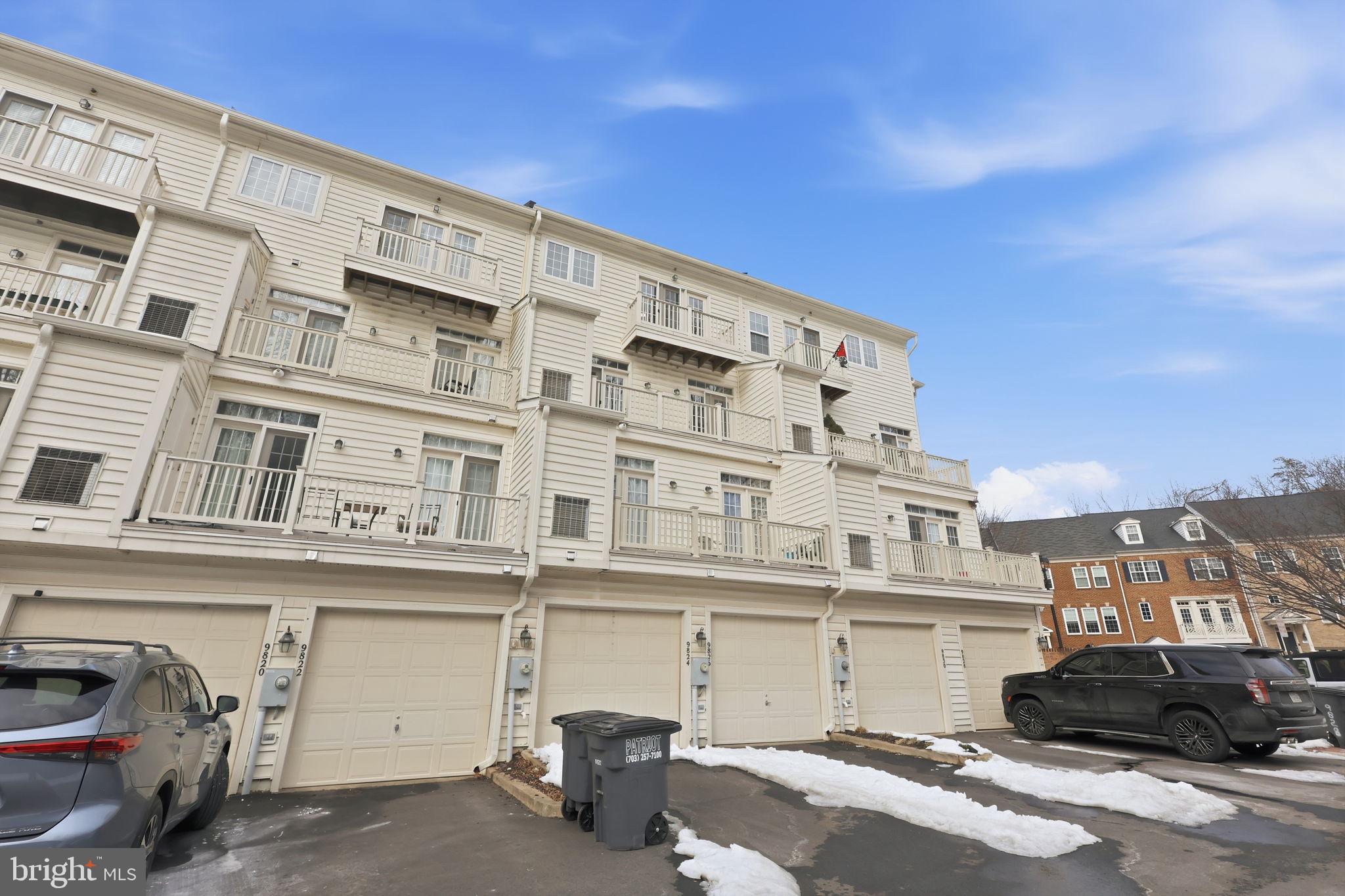 THE TOWNES CONDOMINIUM - Residential